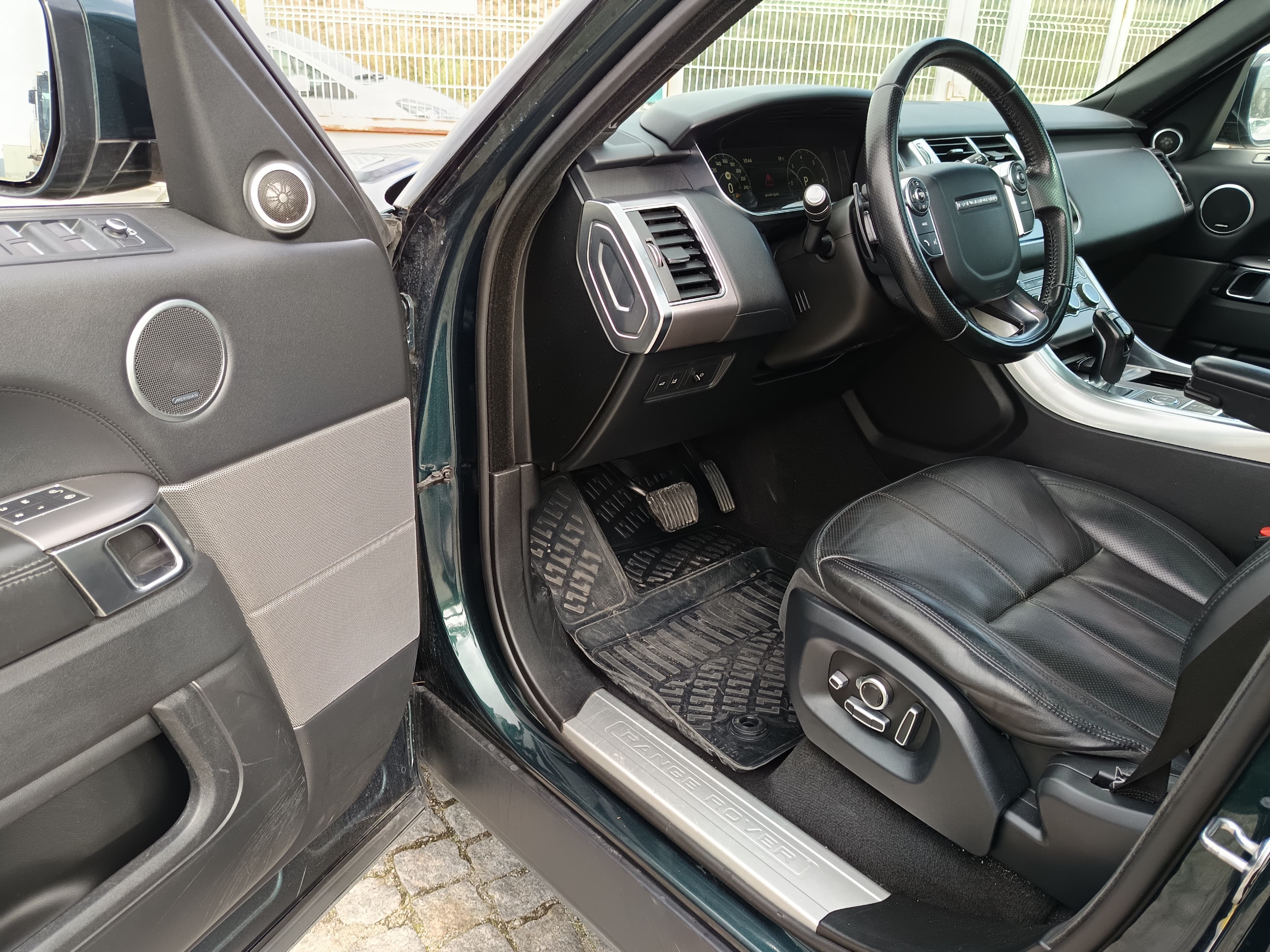Land Rover Range Rover Sport · Ano 2017 — image 36
