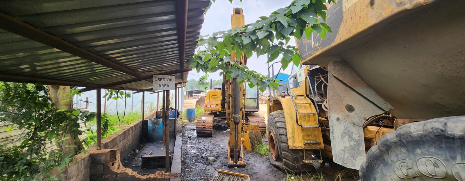 CATERPILLAR 25T Crawler Excavator with Spare Parts — imagen 3