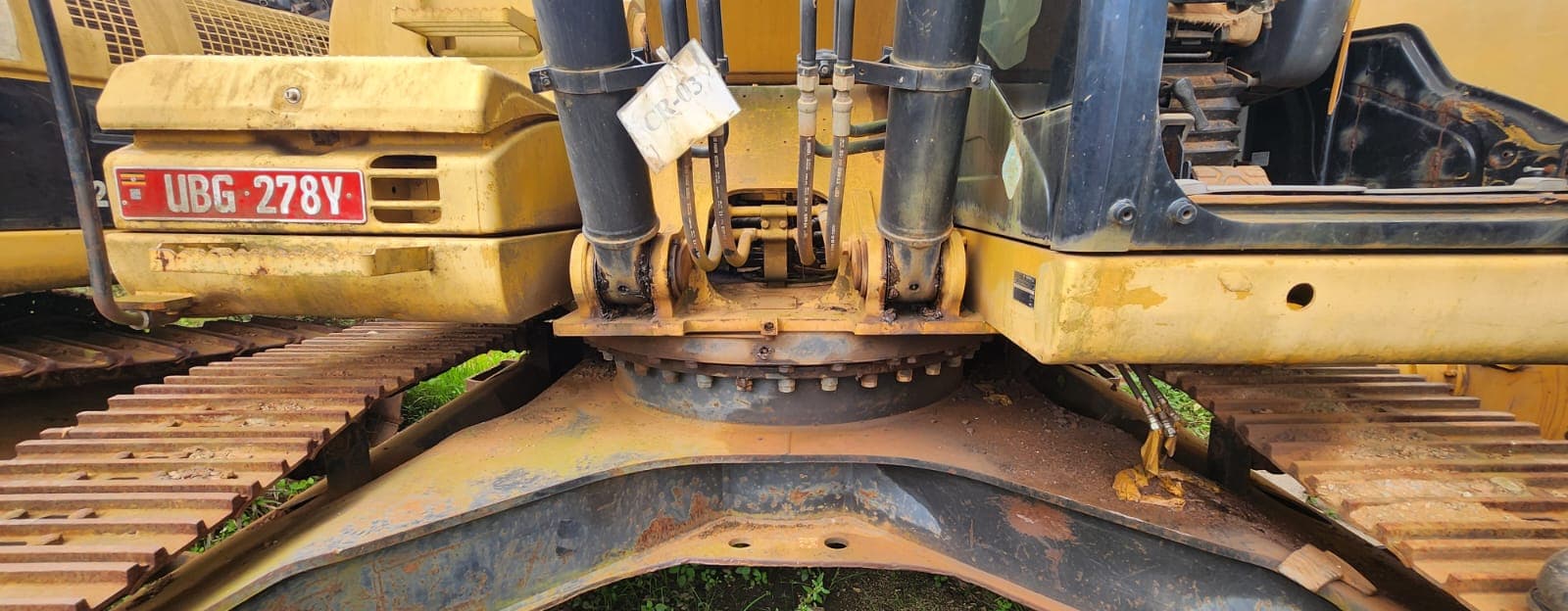 CATERPILLAR 25T Crawler Excavator with Spare Parts — imagem 5