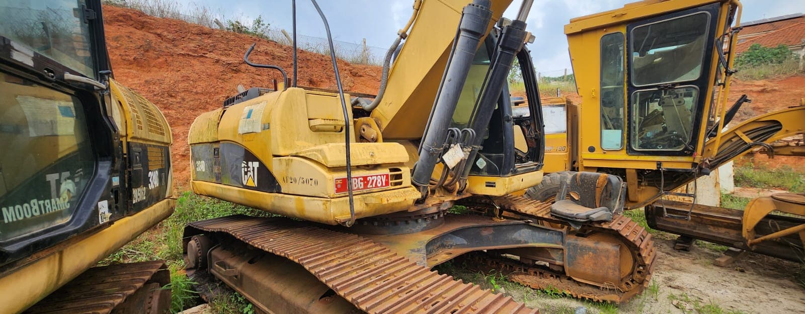 CATERPILLAR 25T Crawler Excavator with Spare Parts — imagem 6