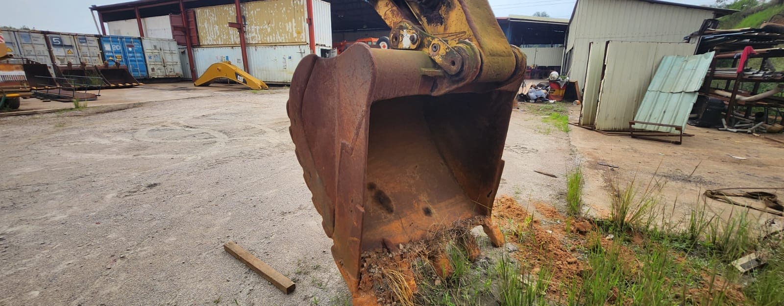 CATERPILLAR 25T Crawler Excavator with Spare Parts — imagem 8