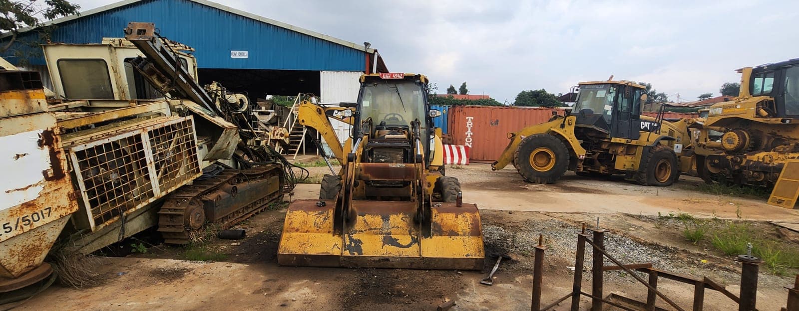 CATERPILLAR Backhoe Loader — image 4