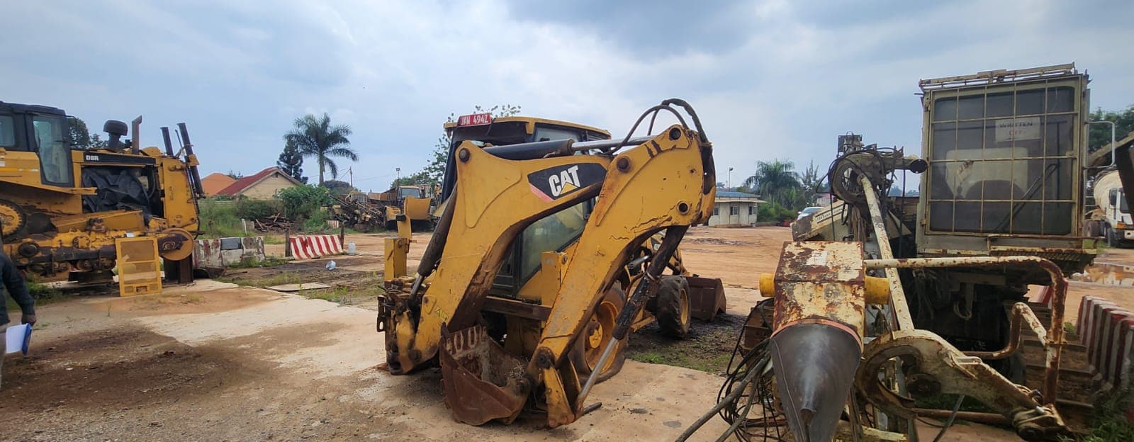CATERPILLAR Backhoe Loader — image 7
