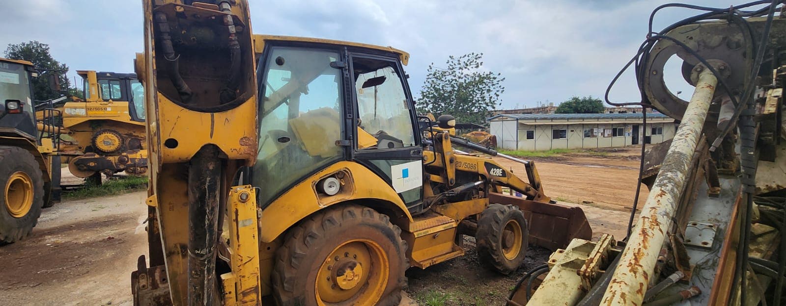 CATERPILLAR Backhoe Loader — image 6