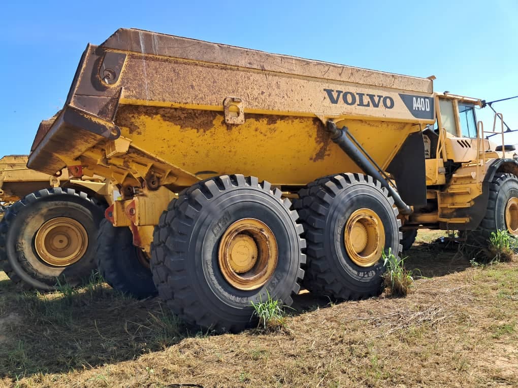 VOLVO 40T Articulated Dump Truck with Spare Parts — imagem 3