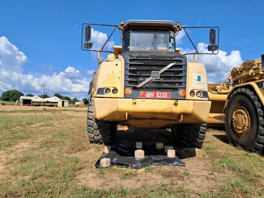 VOLVO 40T Articulated Dump Truck with Spare Parts — imagem 4