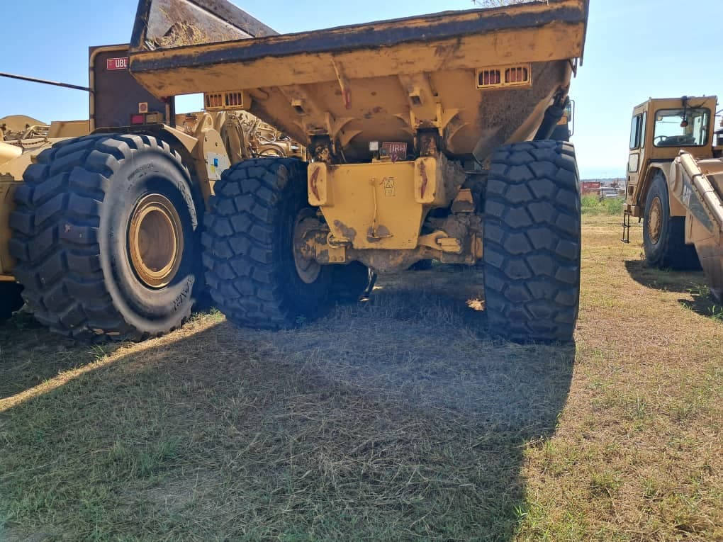 VOLVO 40T Articulated Dump Truck with Spare Parts — image 4