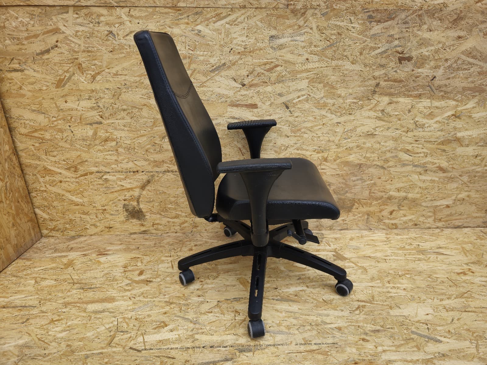 Office Chair — image 8