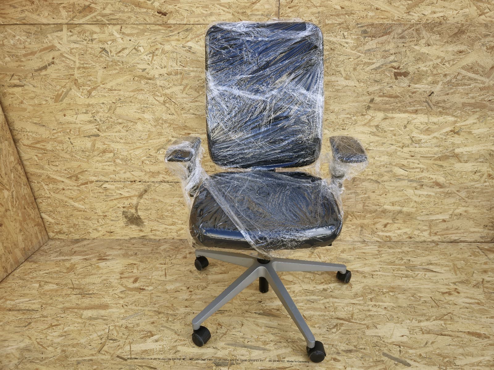 Office Chair — image 5