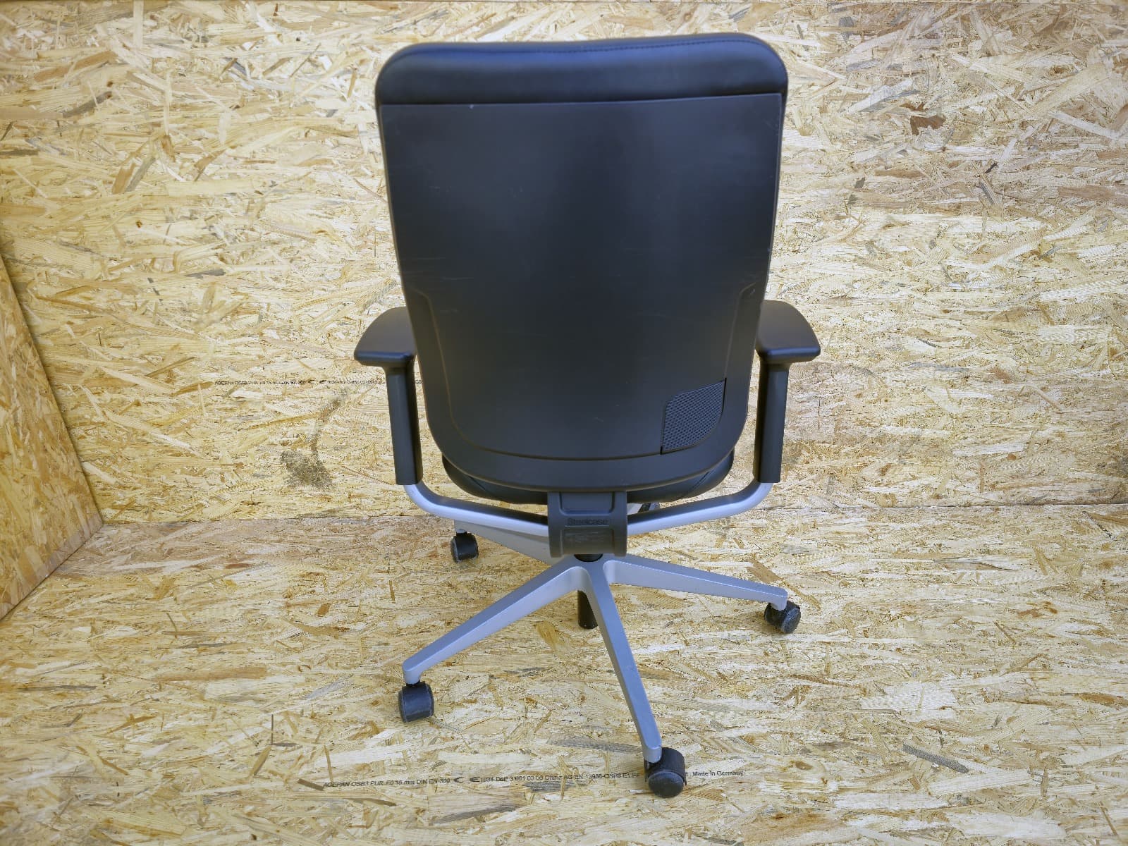 Office Chair — image 4