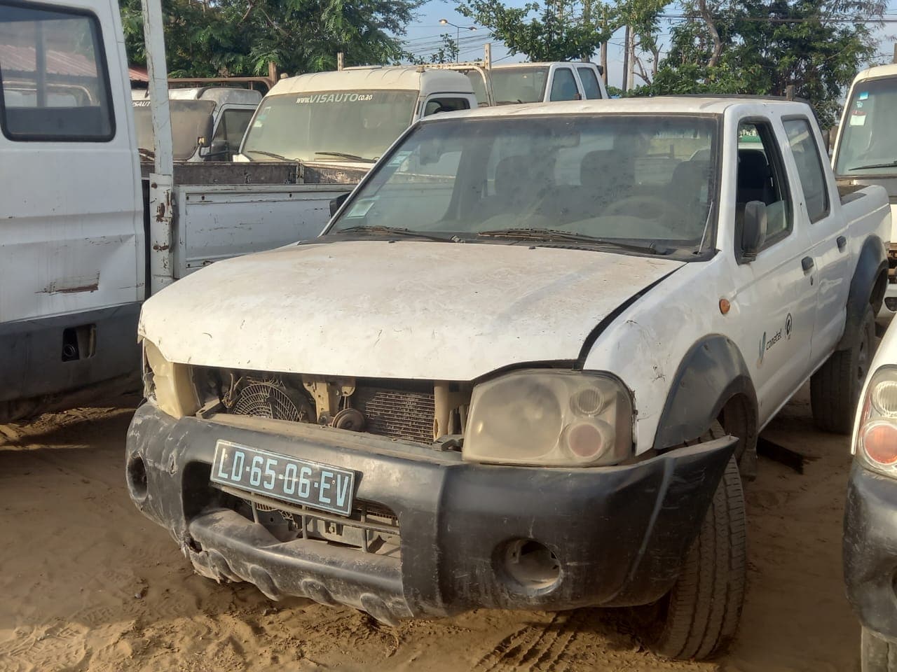 NISSAN HARDBODY — imagem 1