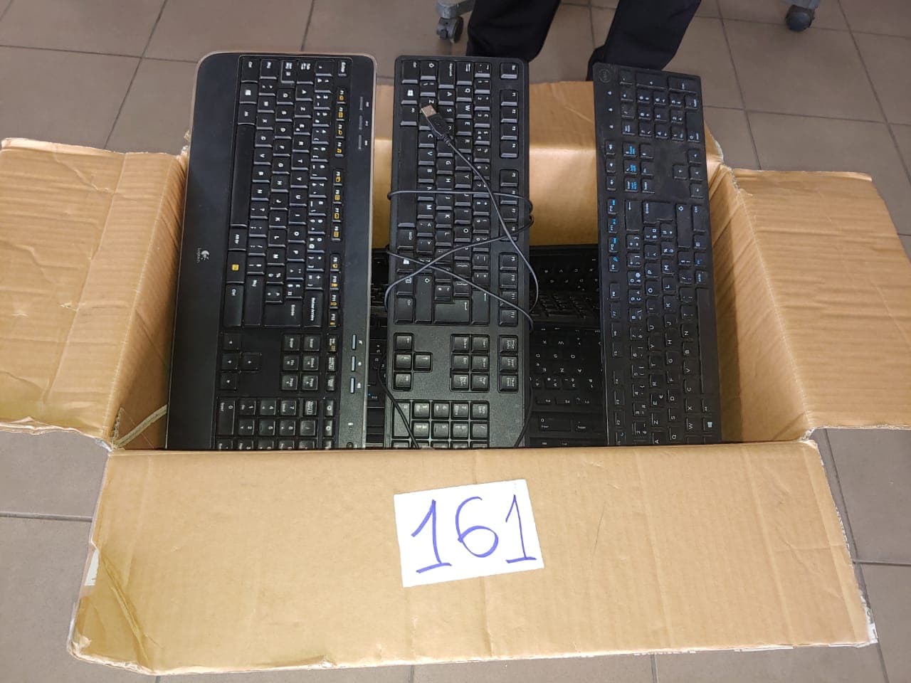 Matériel informatique et électronique — imagem 9