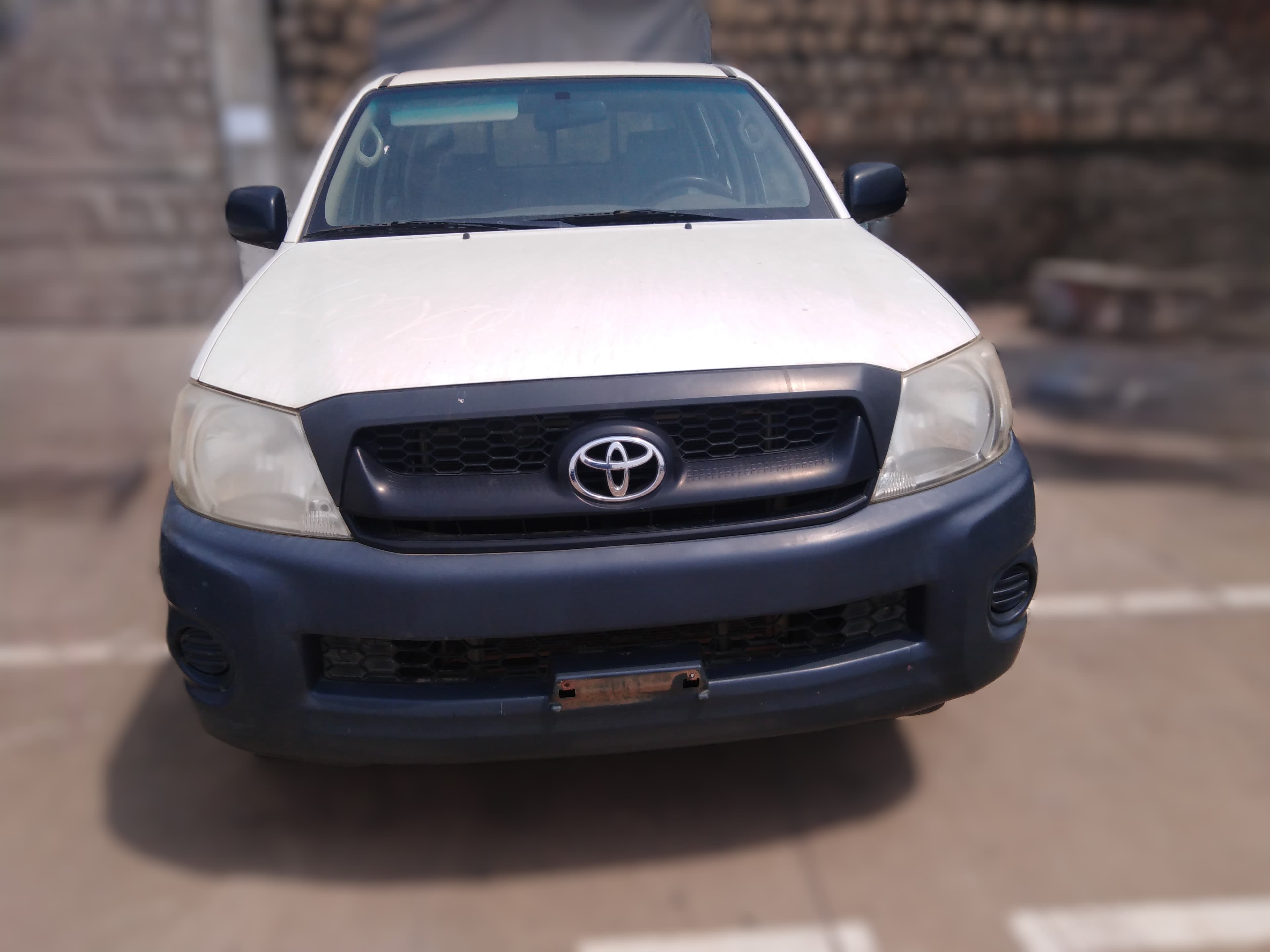 Voiture TOYOTA HILUX — imagem 2