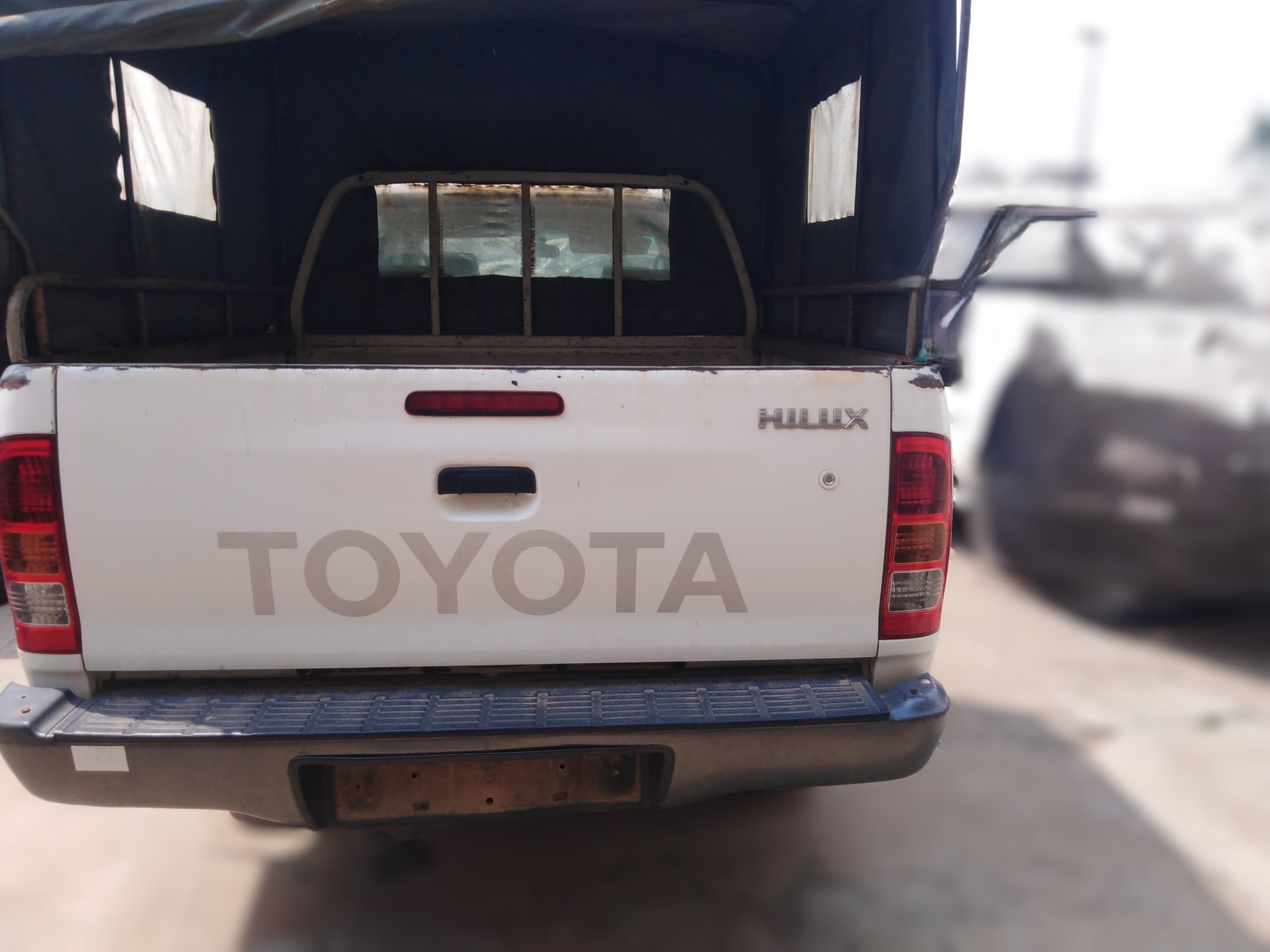 Voiture TOYOTA HILUX — imagem 7