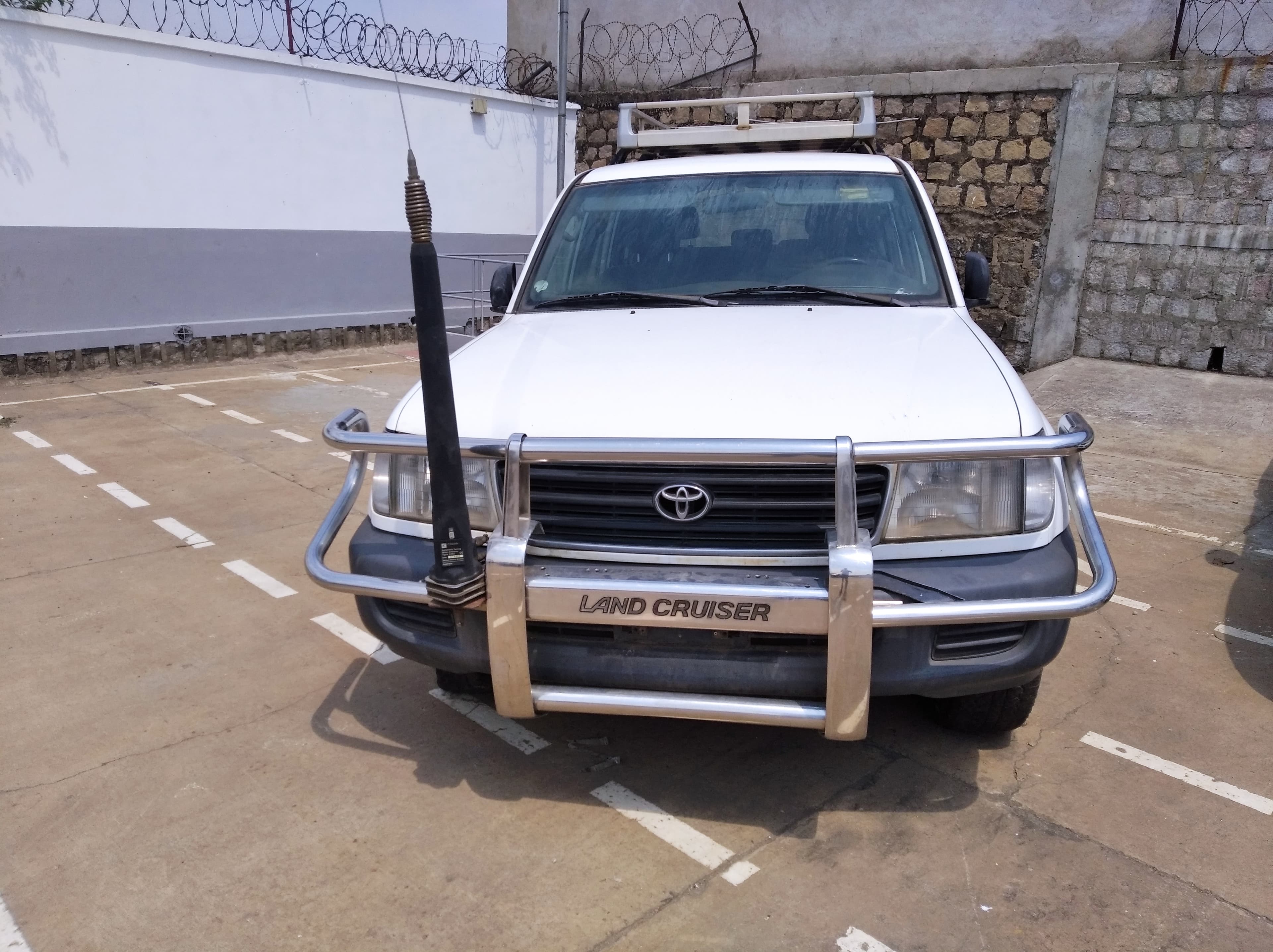Voiture TOYOTA Land Cruiser — imagem 2