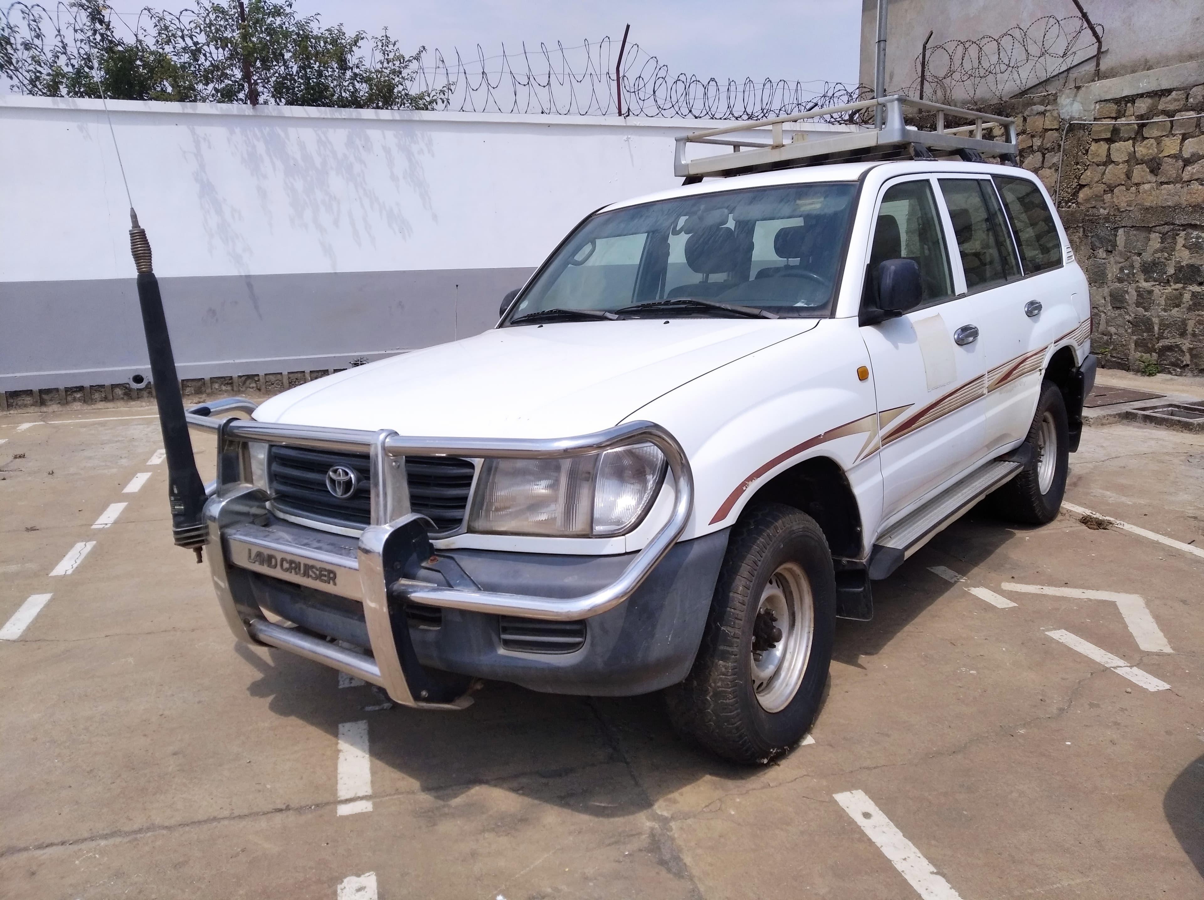 Voiture TOYOTA Land Cruiser — imagem 3