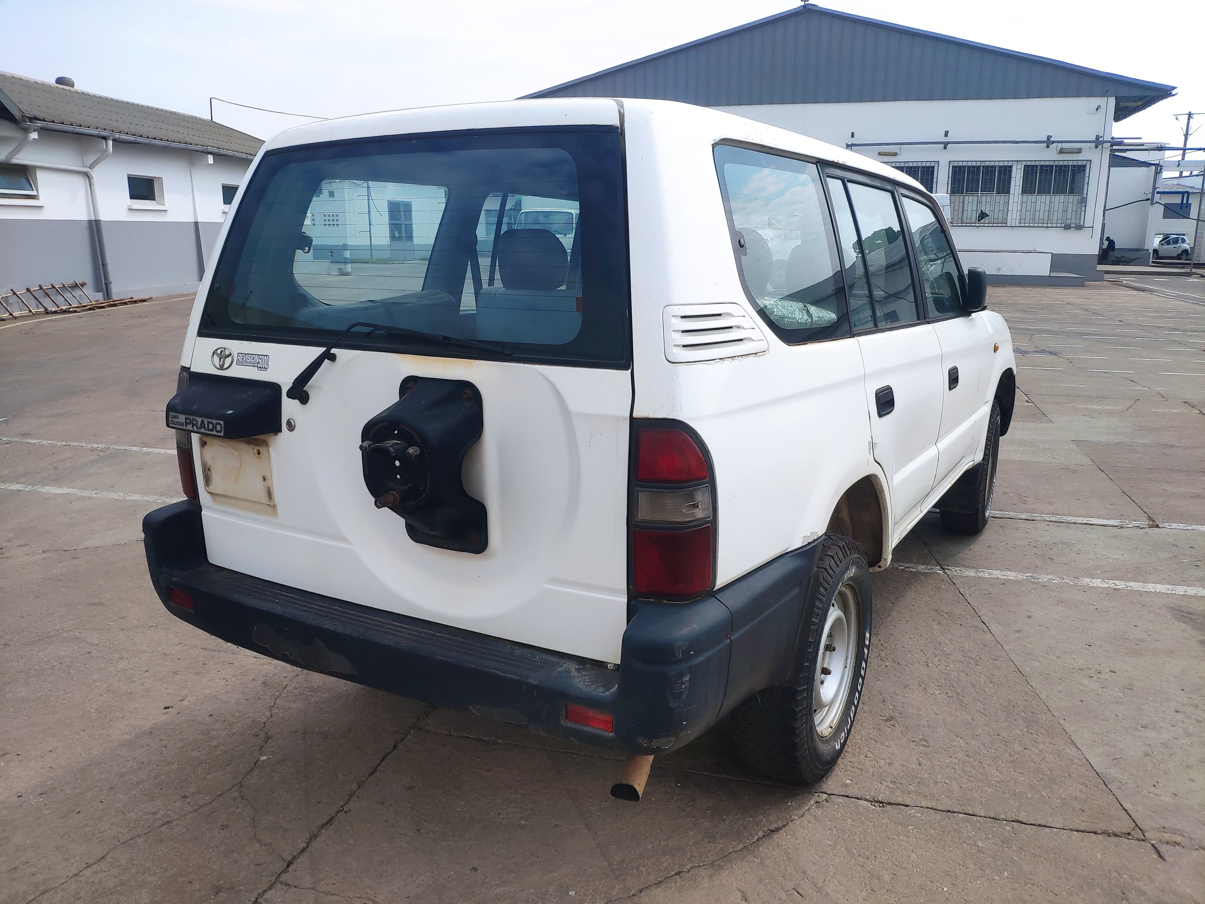 Voiture TOYOTA Prado — imagem 4