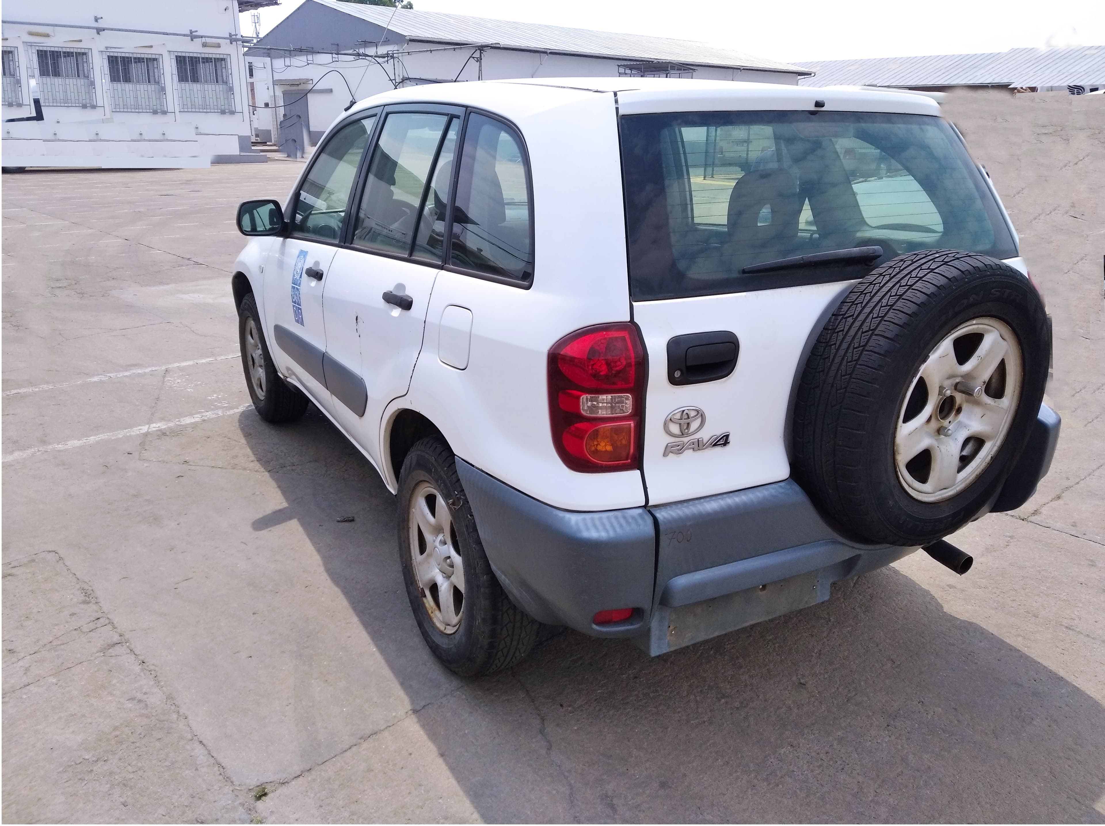 Voiture TOYOTA RAV 4 — imagem 2