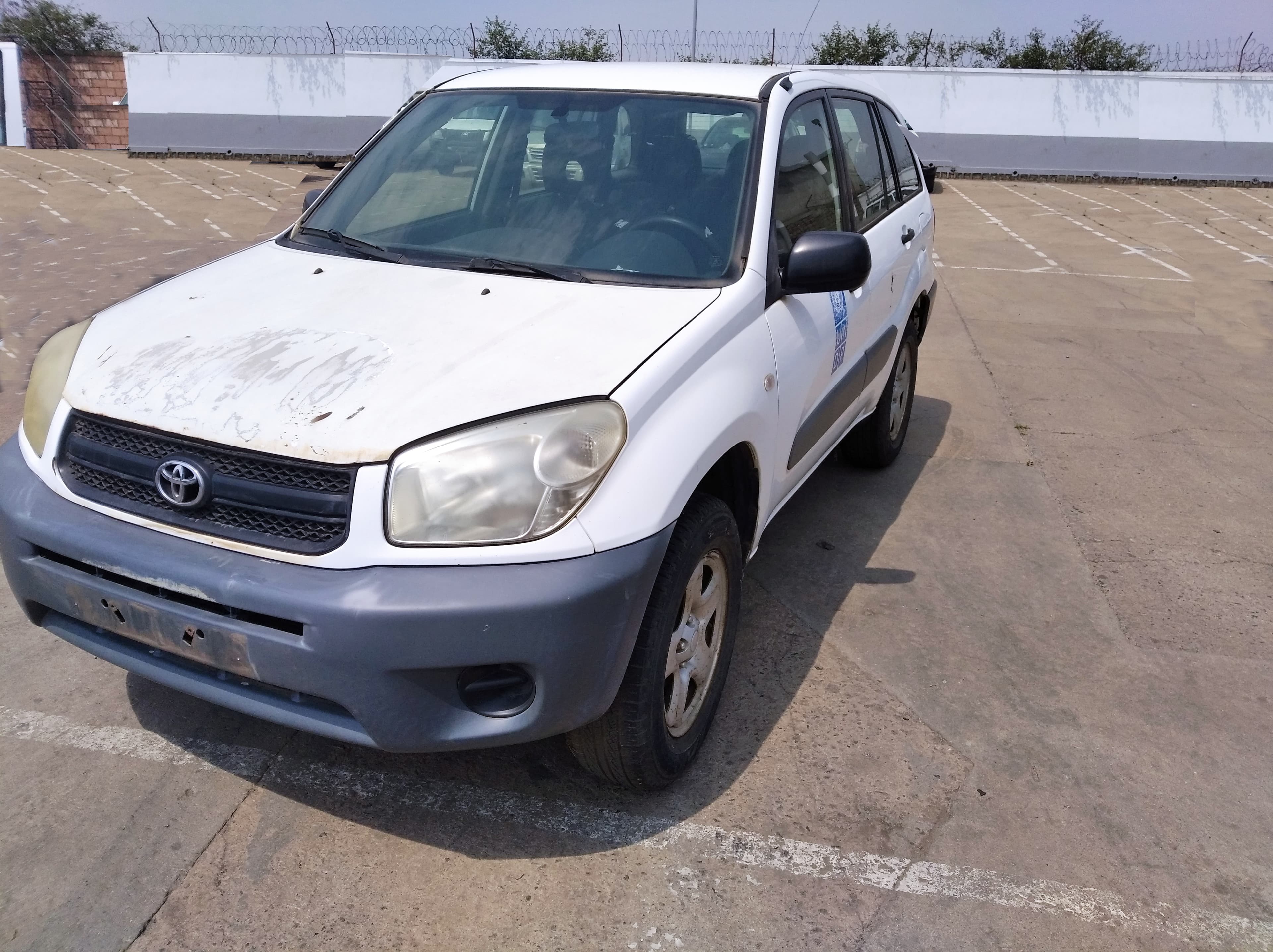 Voiture TOYOTA RAV 4