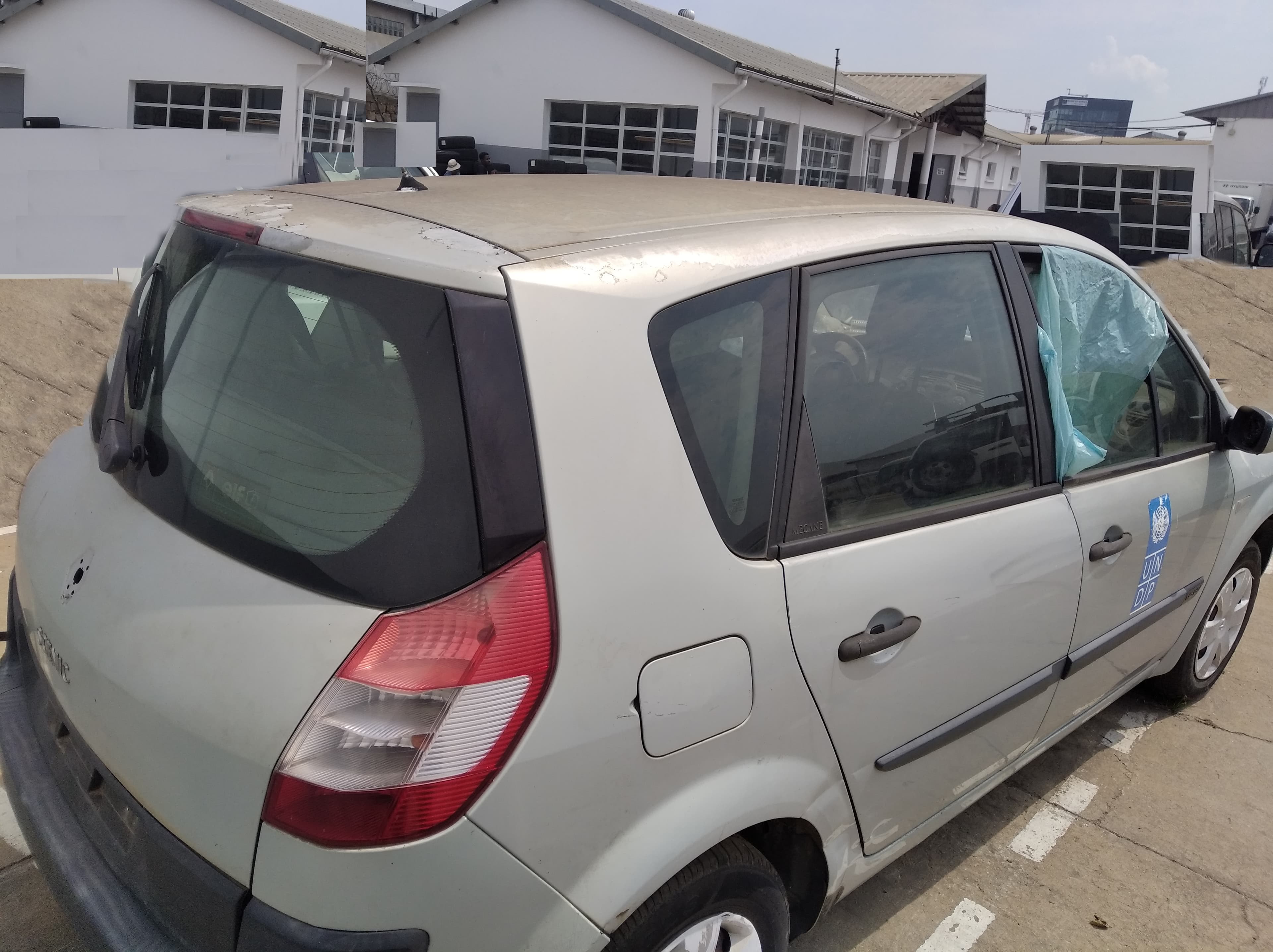 Voiture RENAULT Scenic — image 5