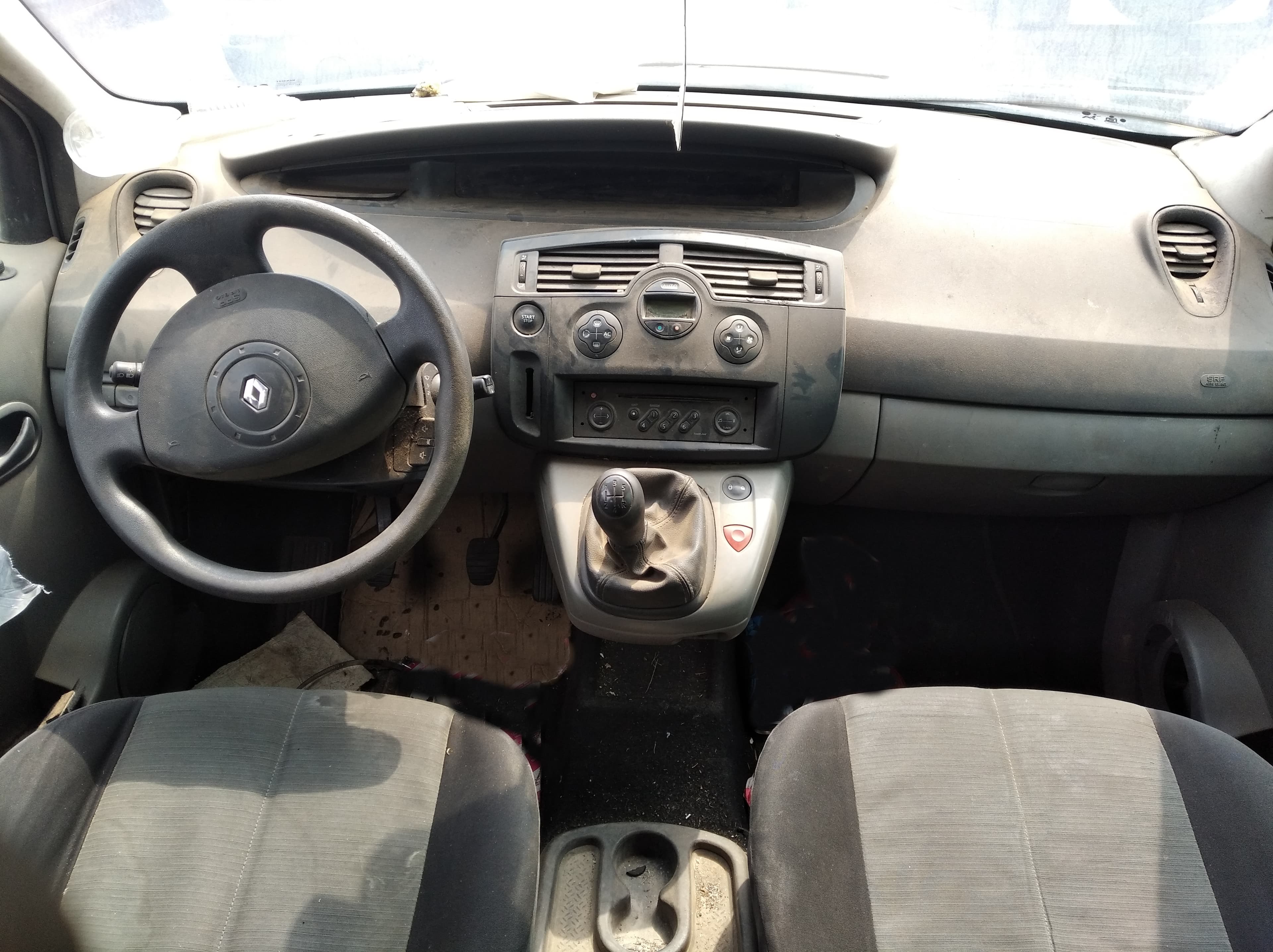 Voiture RENAULT Scenic — image 8