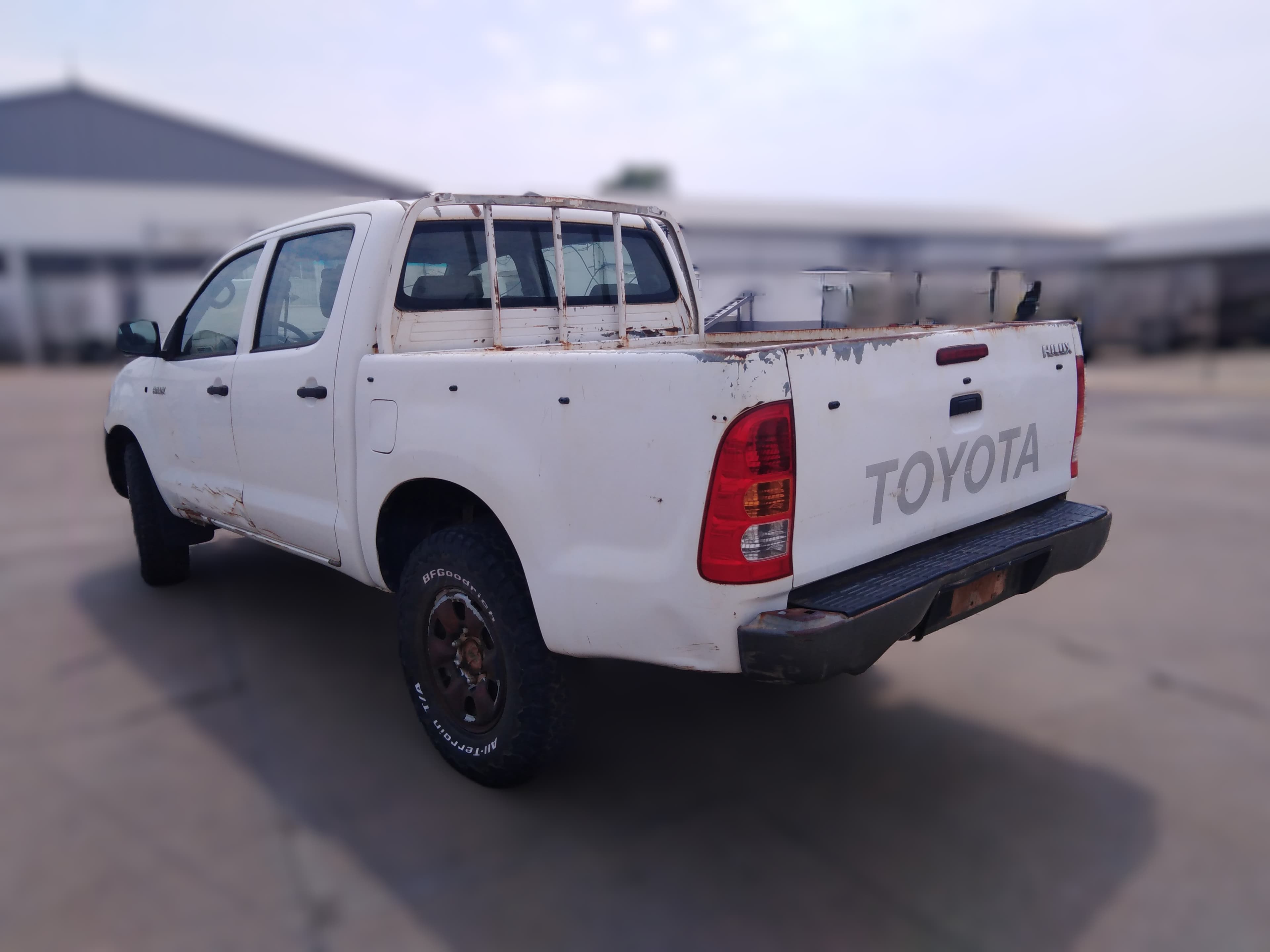 Voiture TOYOTA Hilux — image 4