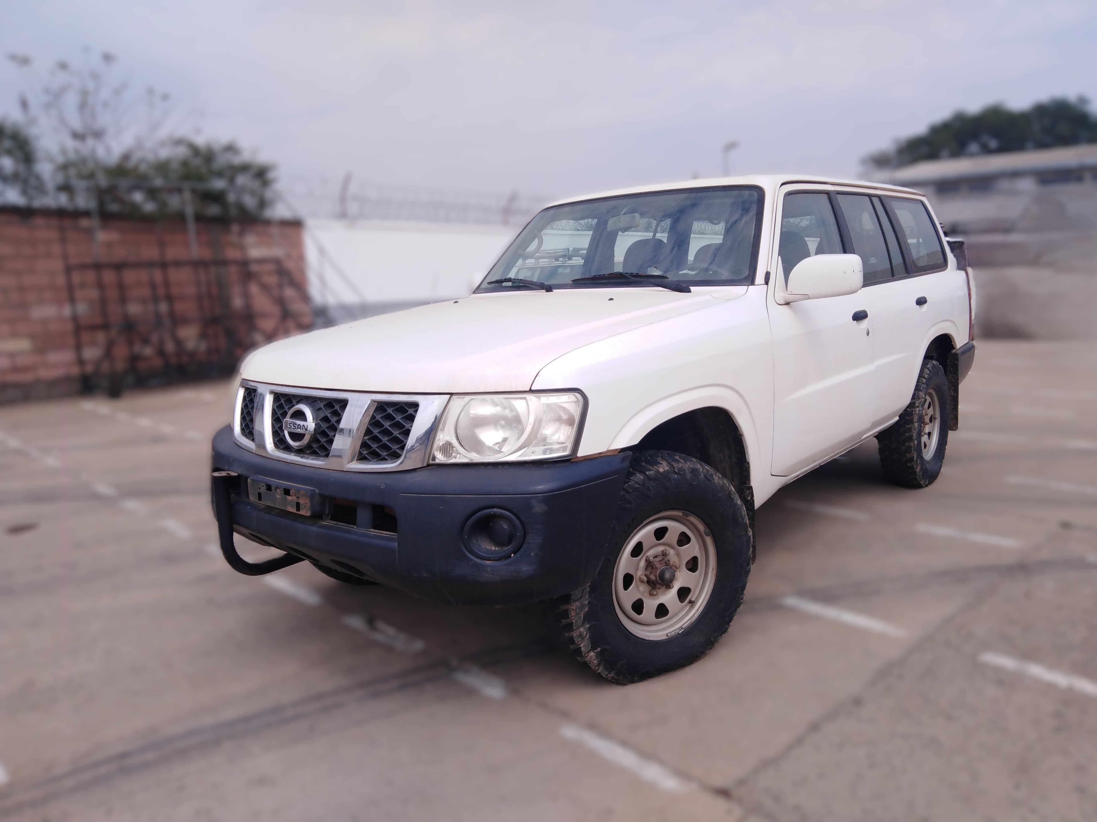 Voiture NISSAN Patrol — image 2