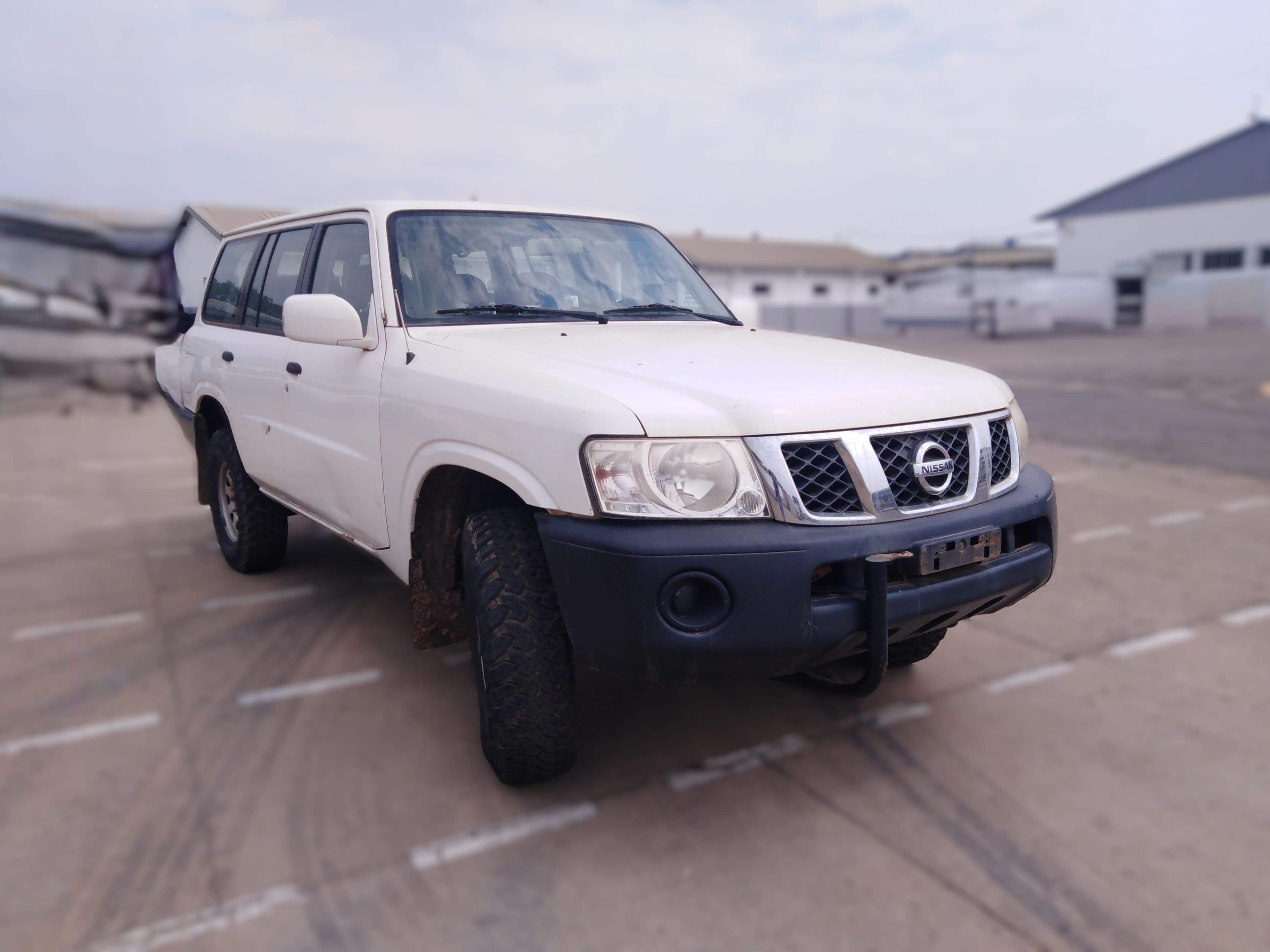 Voiture NISSAN Patrol — image 1
