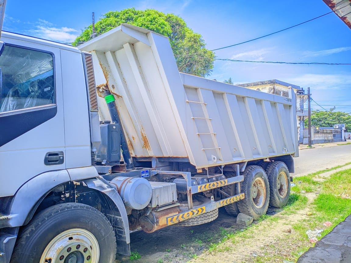 Camion IVECO Trakker 380 (2018) — imagem 5