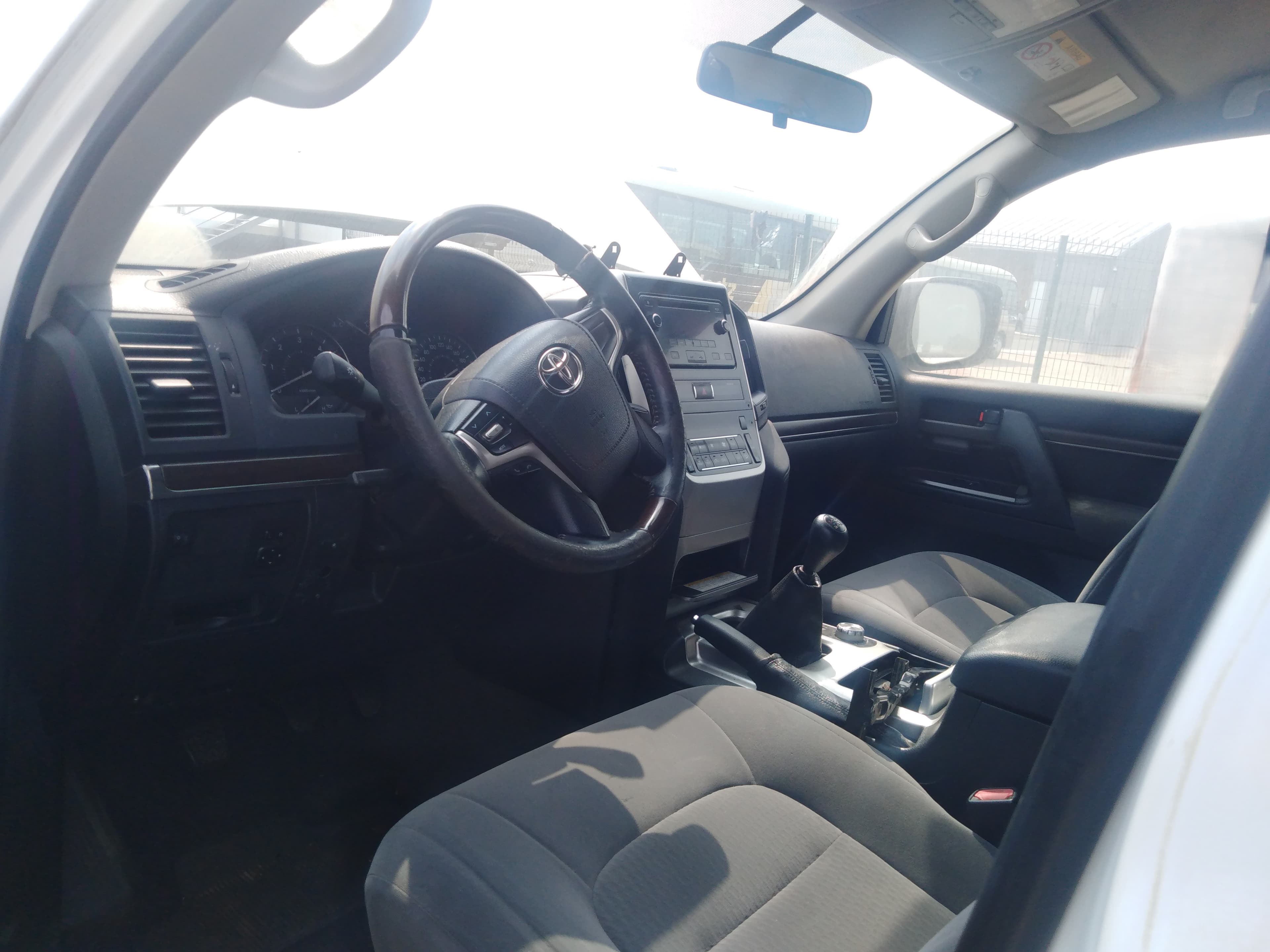 Voiture TOYOTA LC 200 — imagen 10