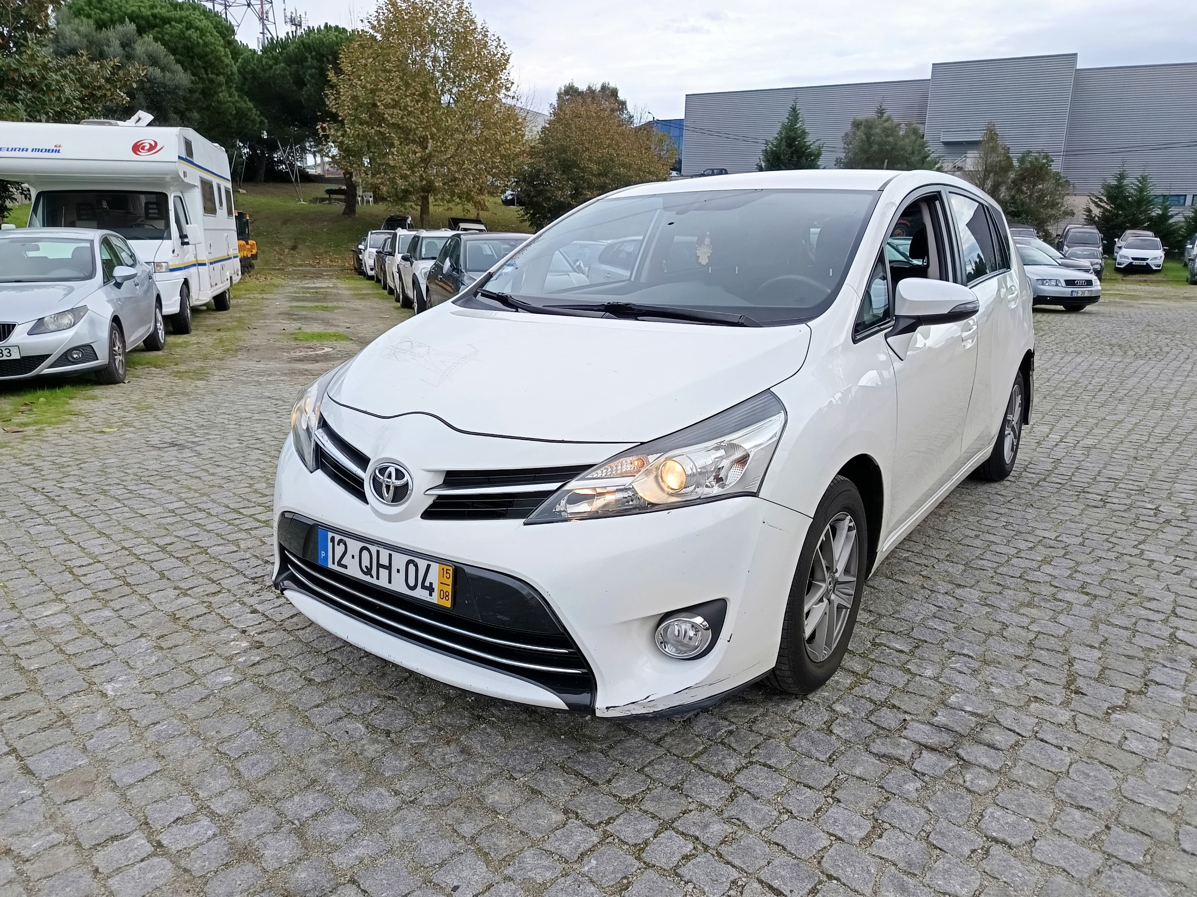 Toyota Verso · Ano 2015 — image 1