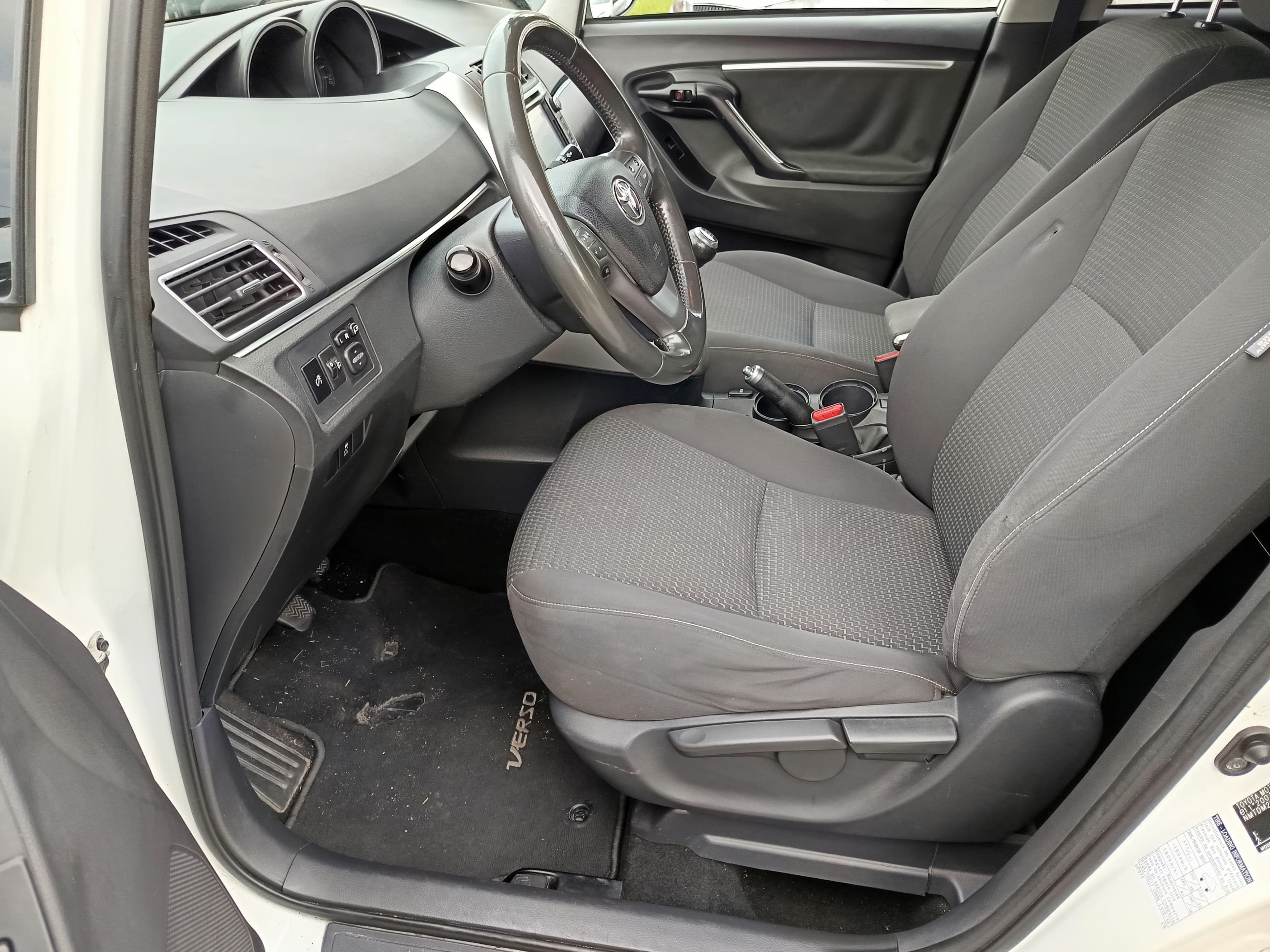 Toyota Verso · Ano 2015 — image 35