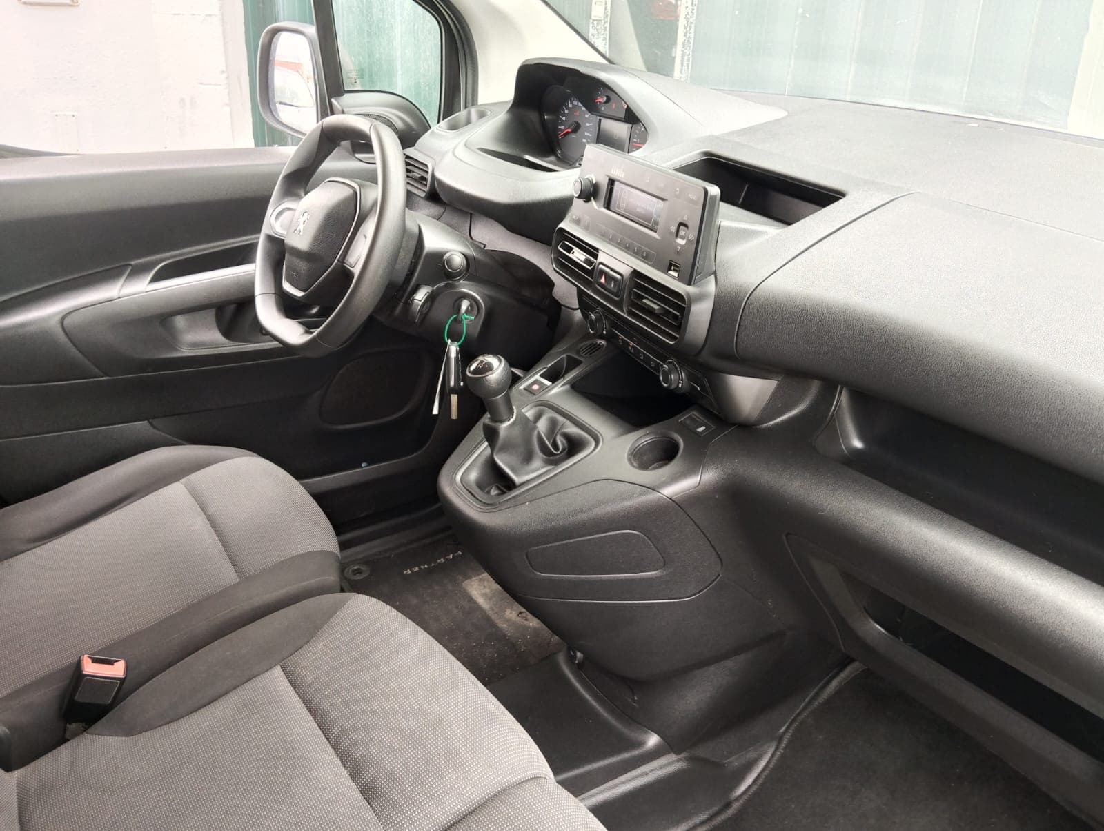 Peugeot Partner · Ano 2021 — image 17