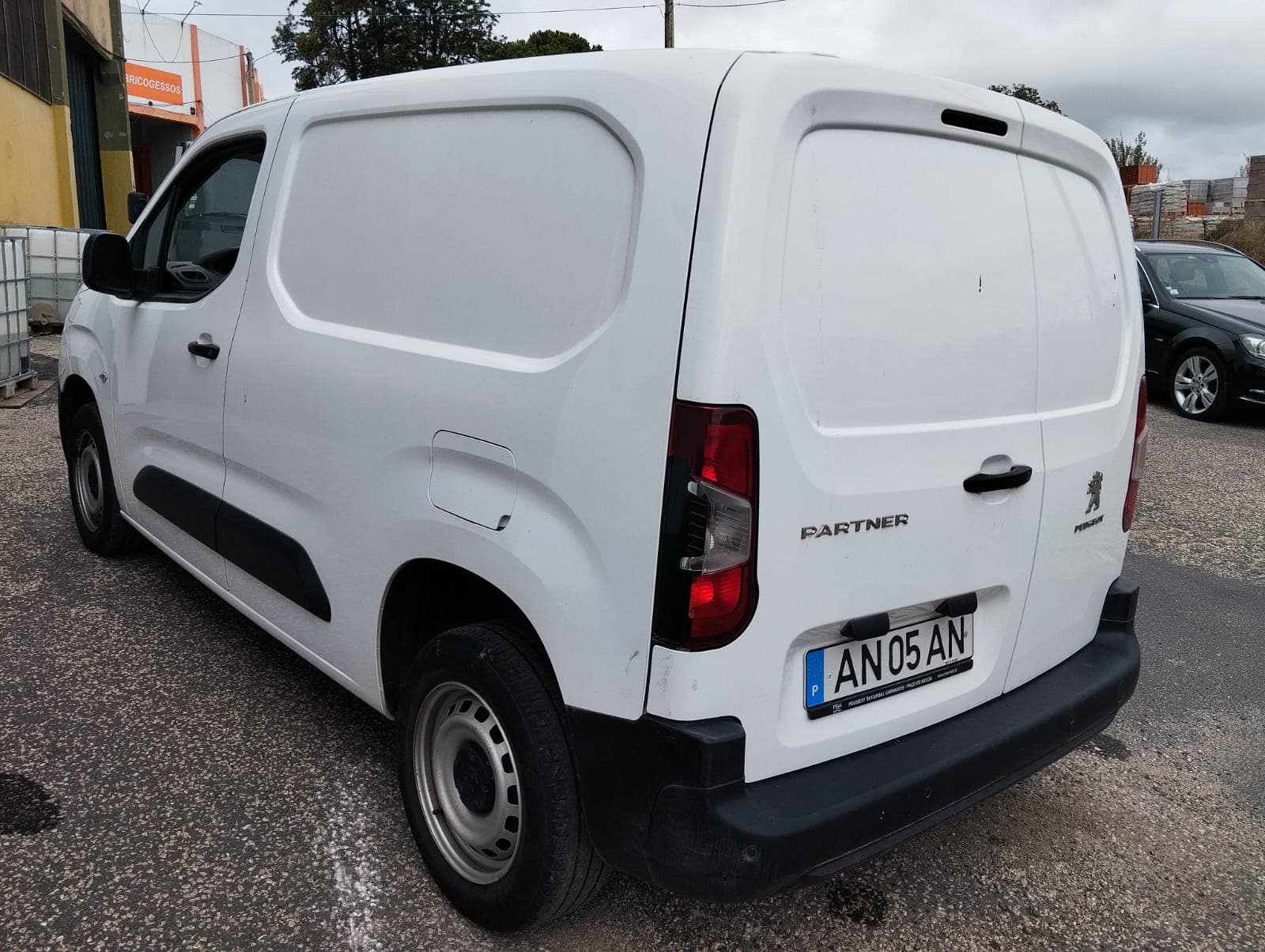 Peugeot Partner · Ano 2021 — image 3