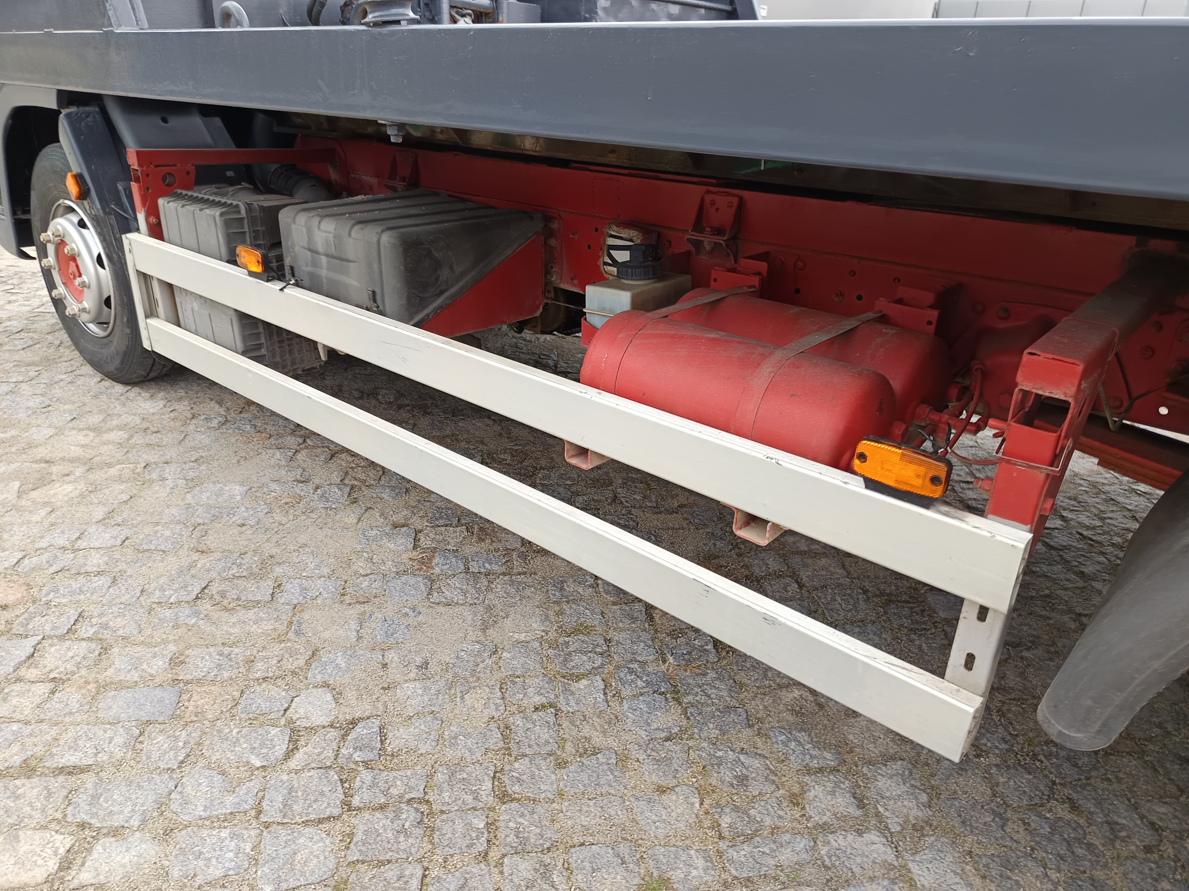 Pronto Socorro Iveco ML100 · Ano 2005 — imagem 11