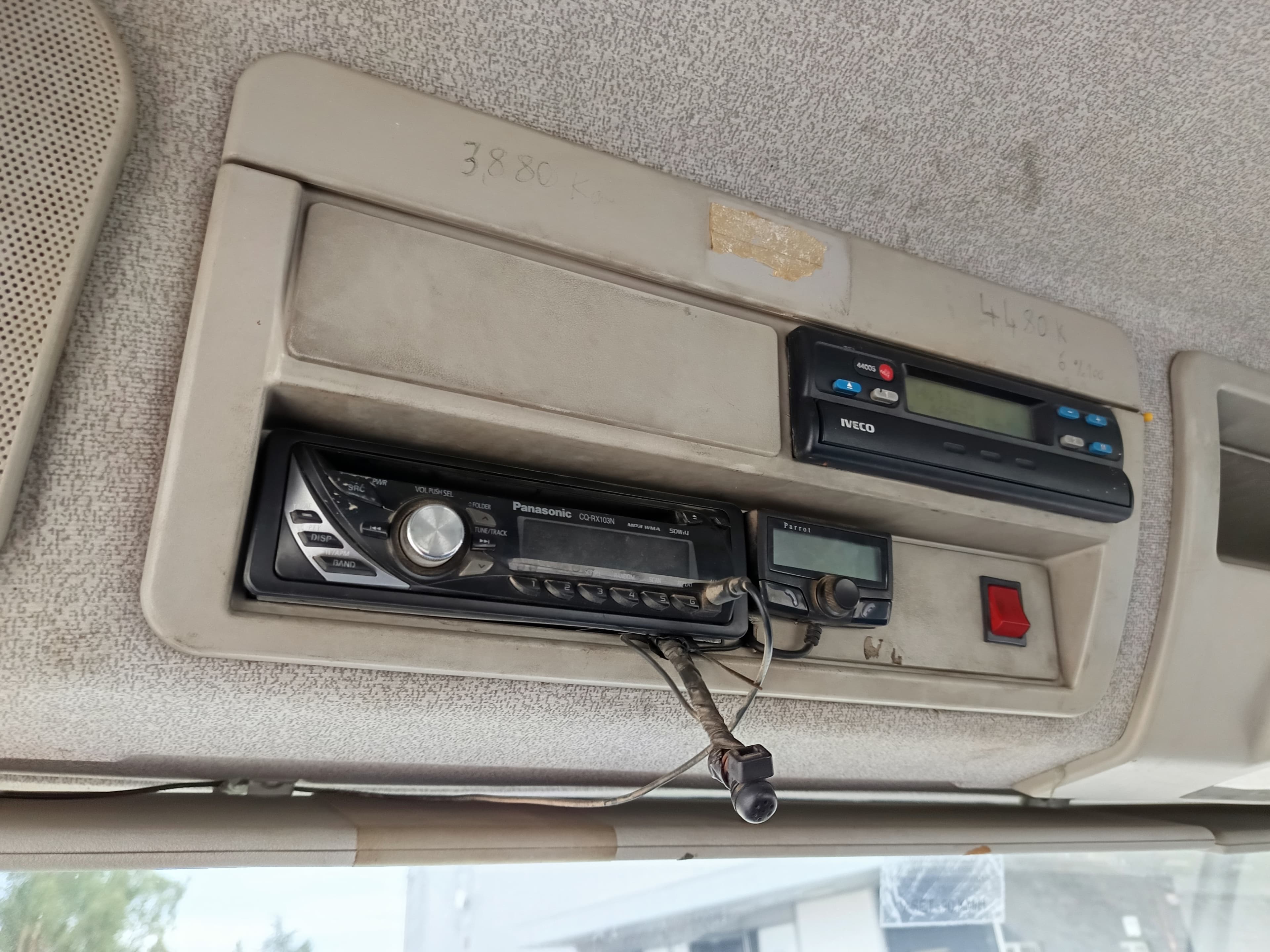Pronto Socorro Iveco ML100 · Ano 2005 — imagem 32