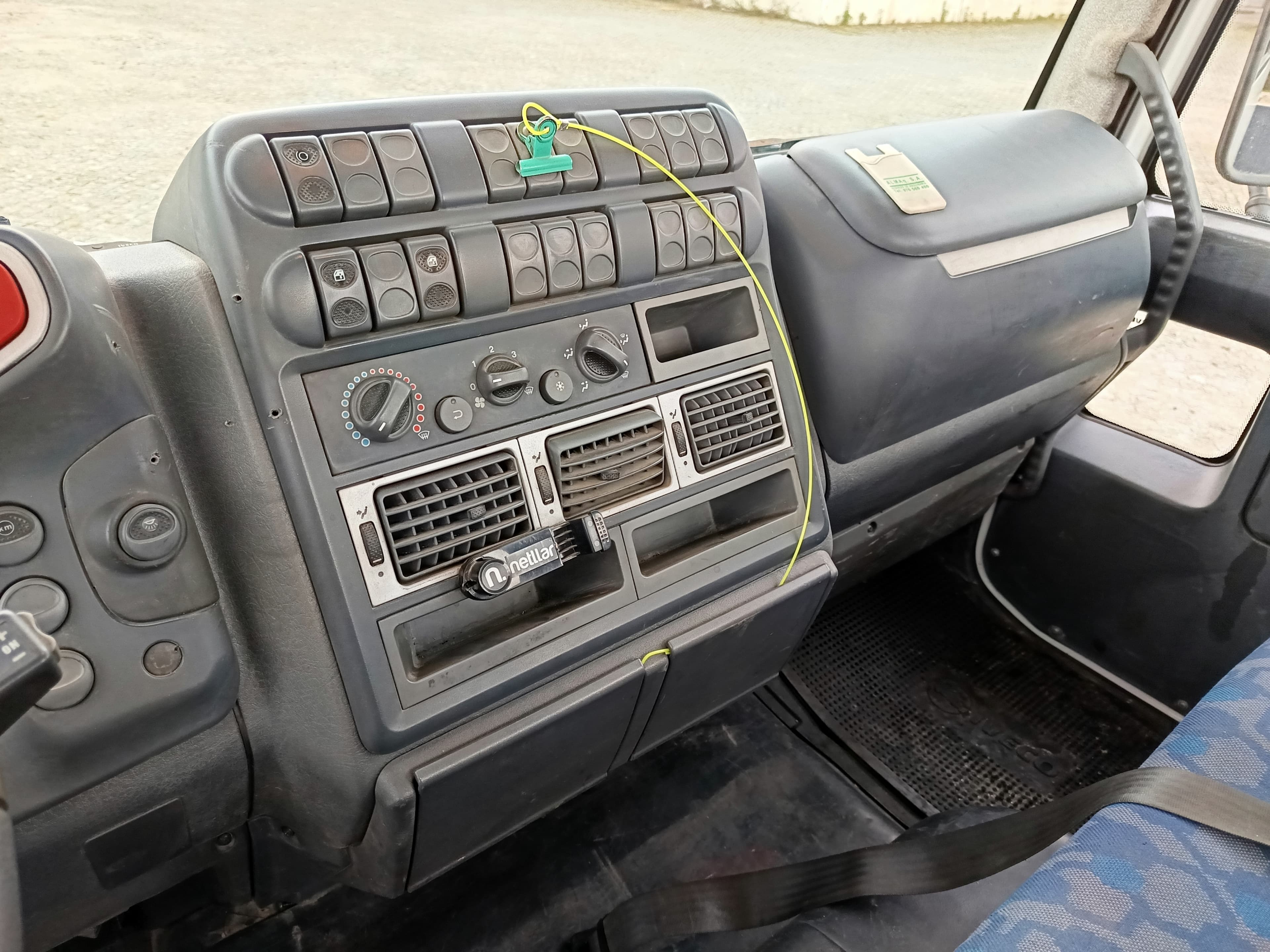 Pronto Socorro Iveco ML100 · Ano 2005 — imagem 27