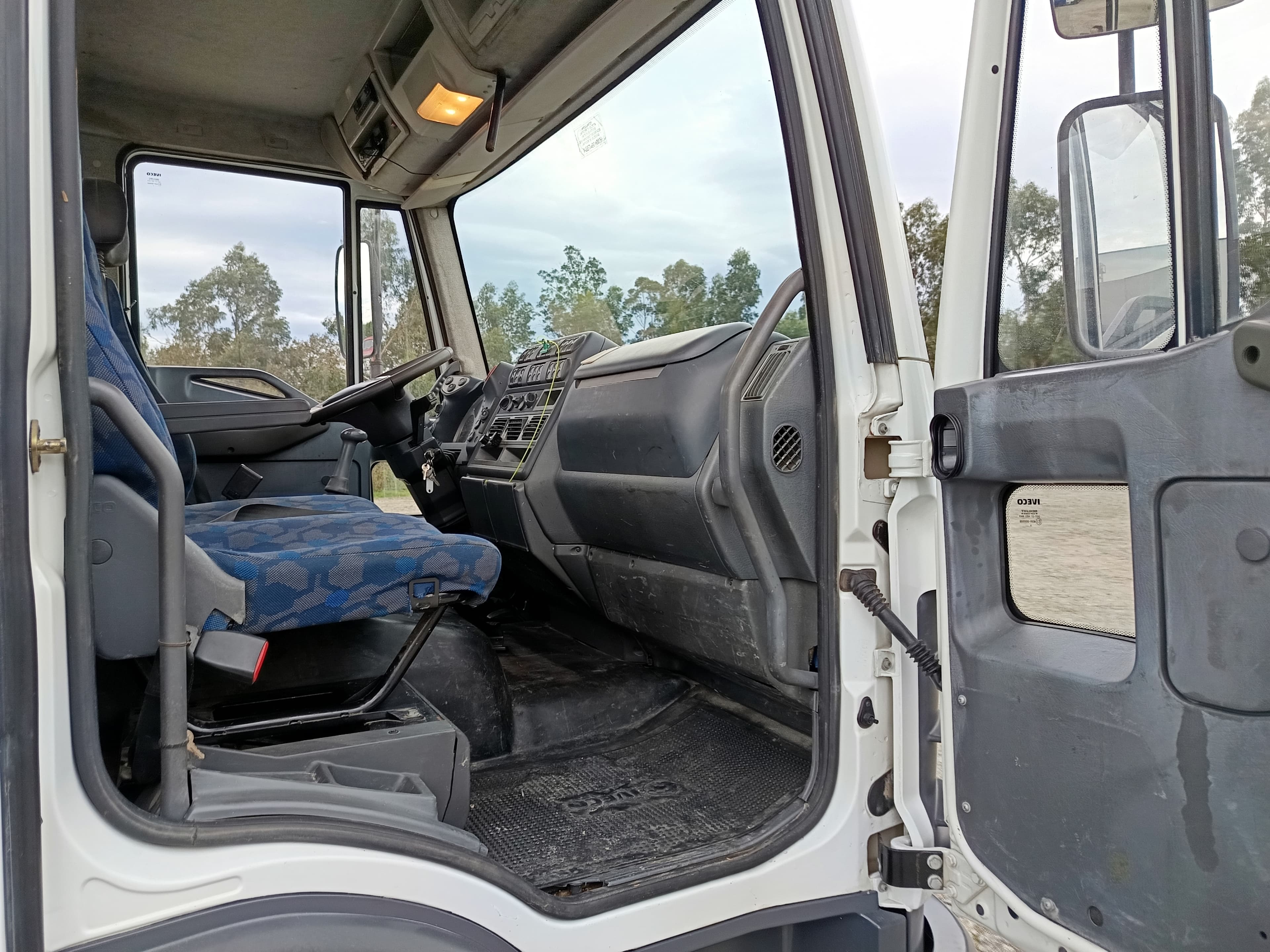 Pronto Socorro Iveco ML100 · Ano 2005 — imagem 20