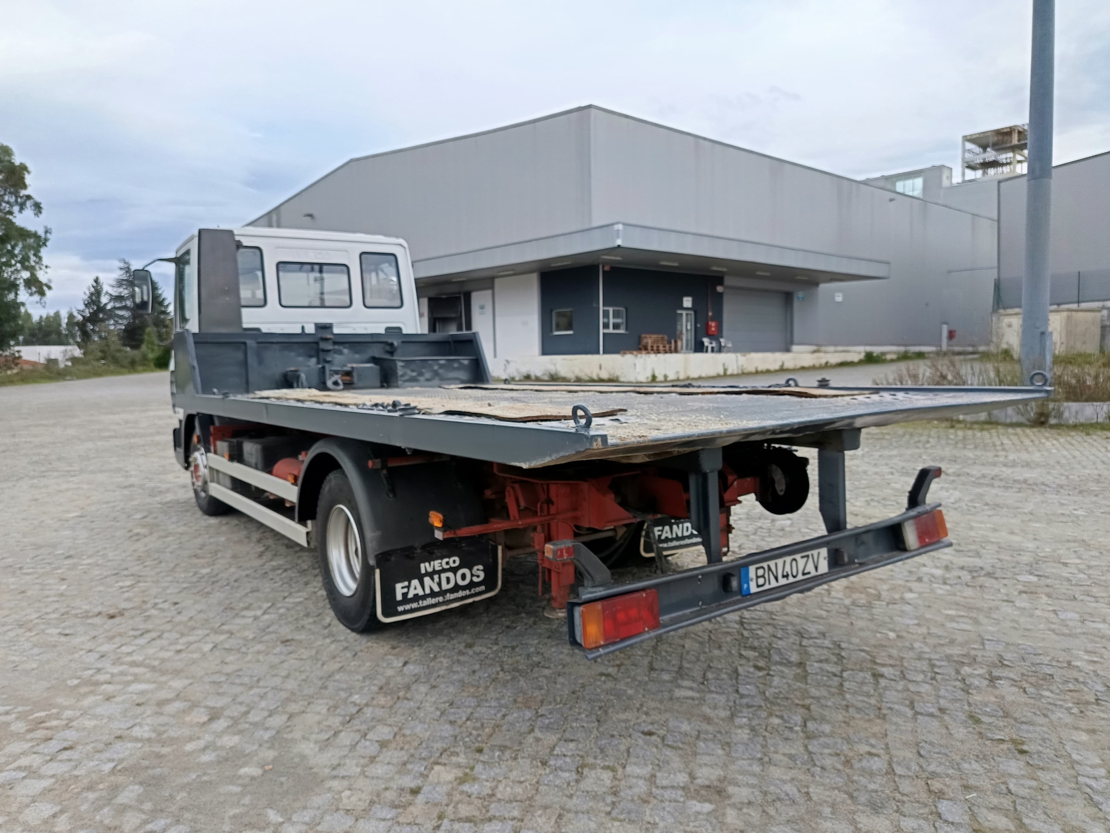 Pronto Socorro Iveco ML100 · Ano 2005 — imagem 6
