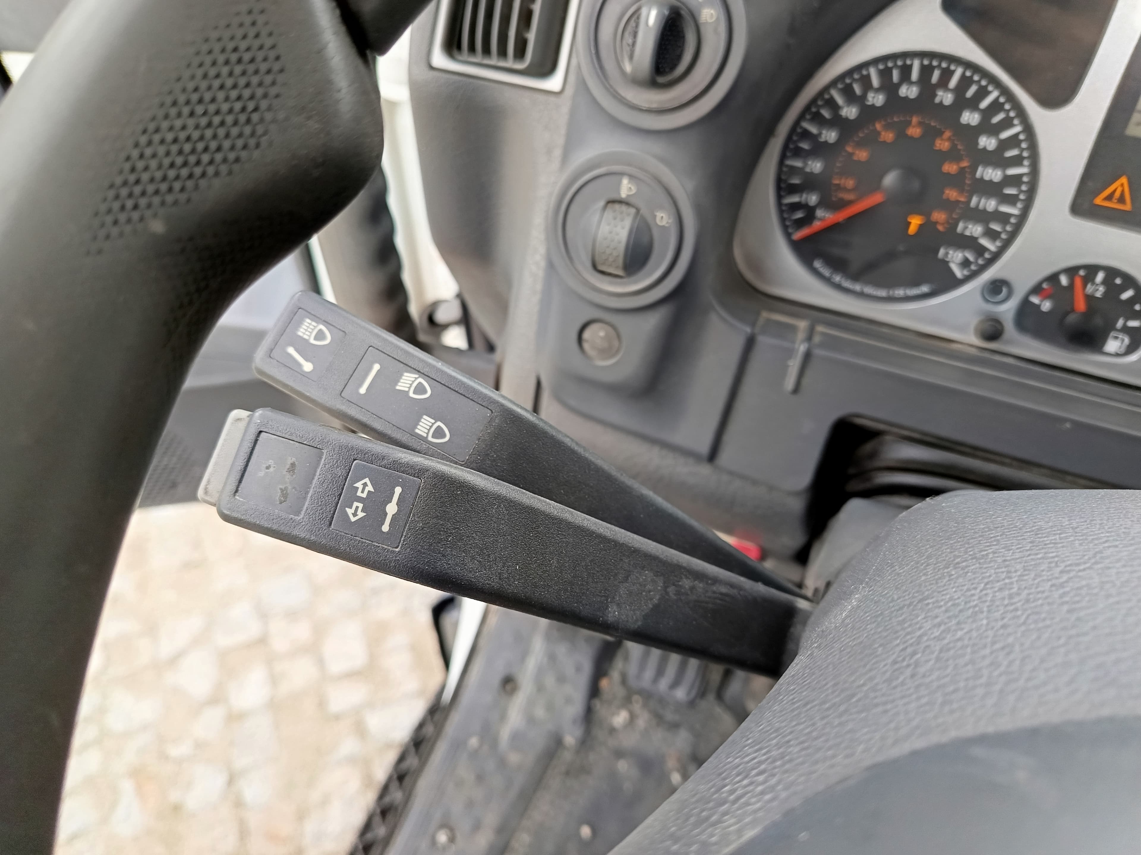 Pronto Socorro Iveco ML100 · Ano 2005 — imagem 31