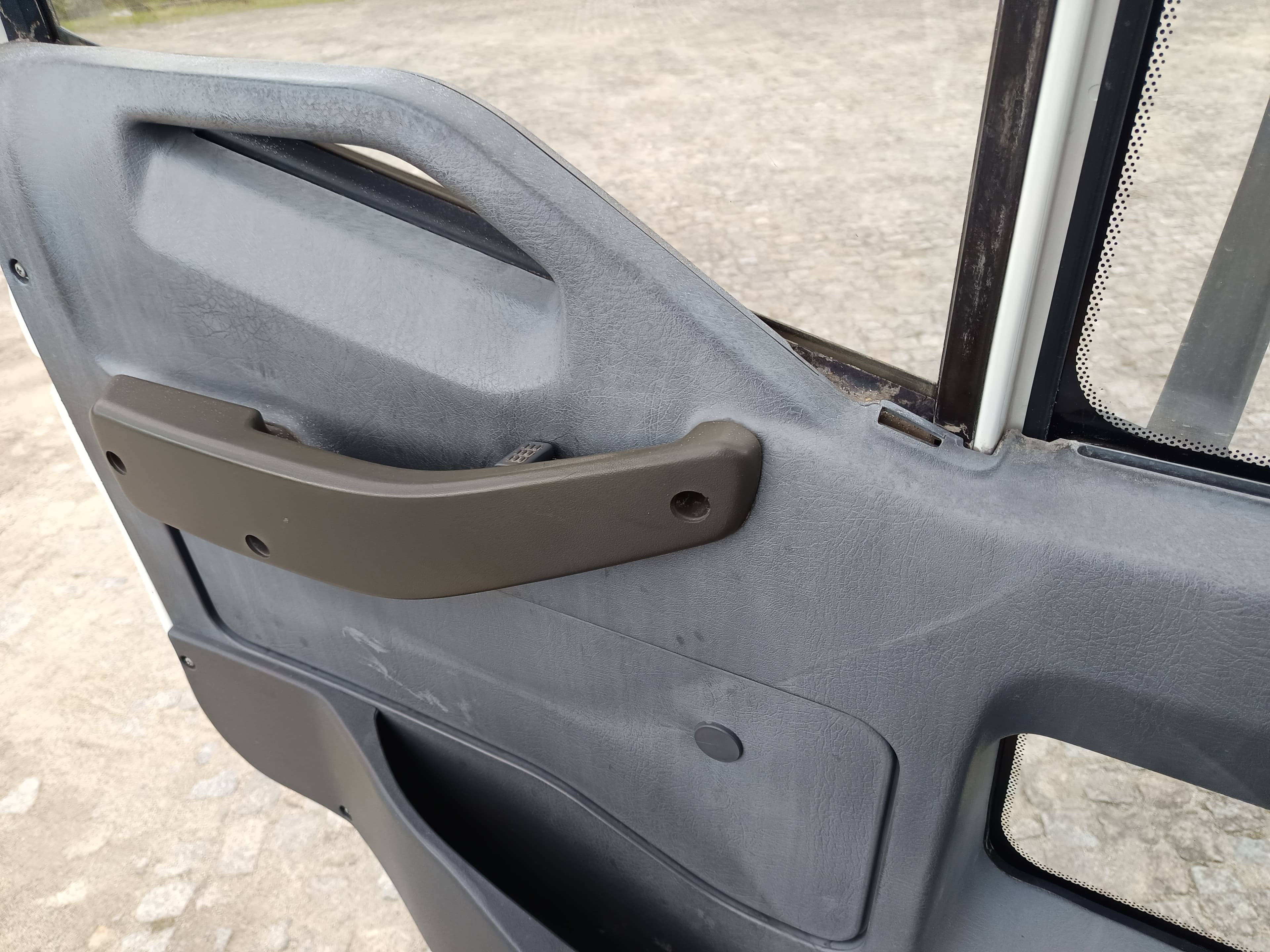 Pronto Socorro Iveco ML100 · Ano 2005 — imagem 23