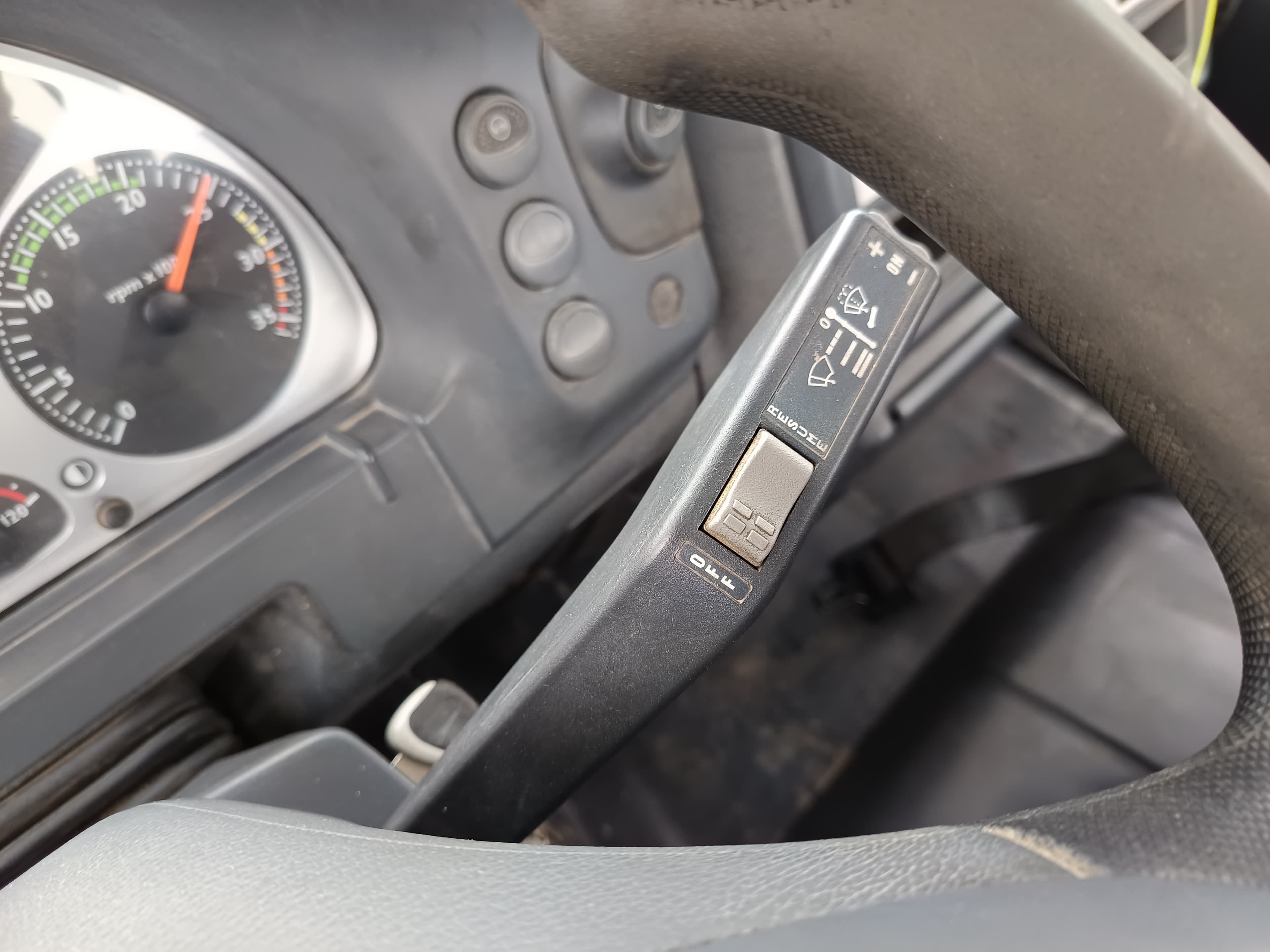 Pronto Socorro Iveco ML100 · Ano 2005 — imagem 30