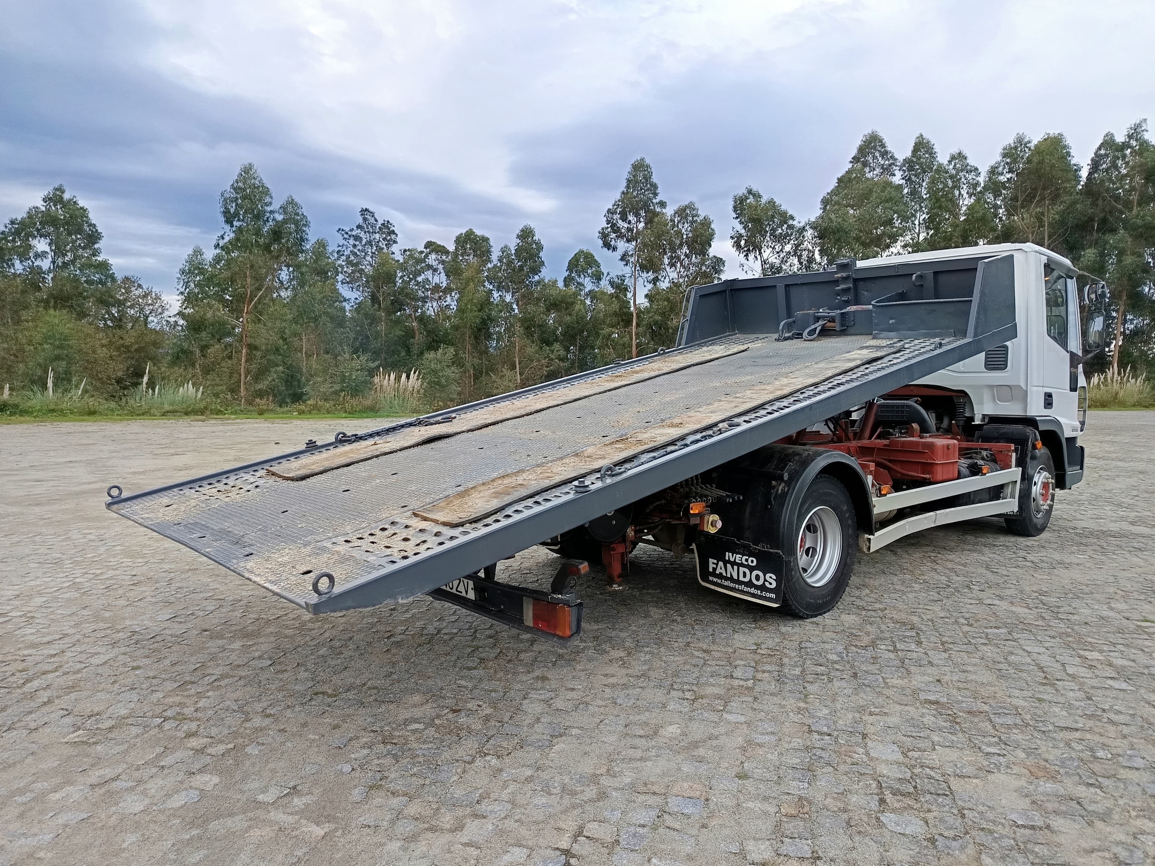 Pronto Socorro Iveco ML100 · Ano 2005 — imagem 18