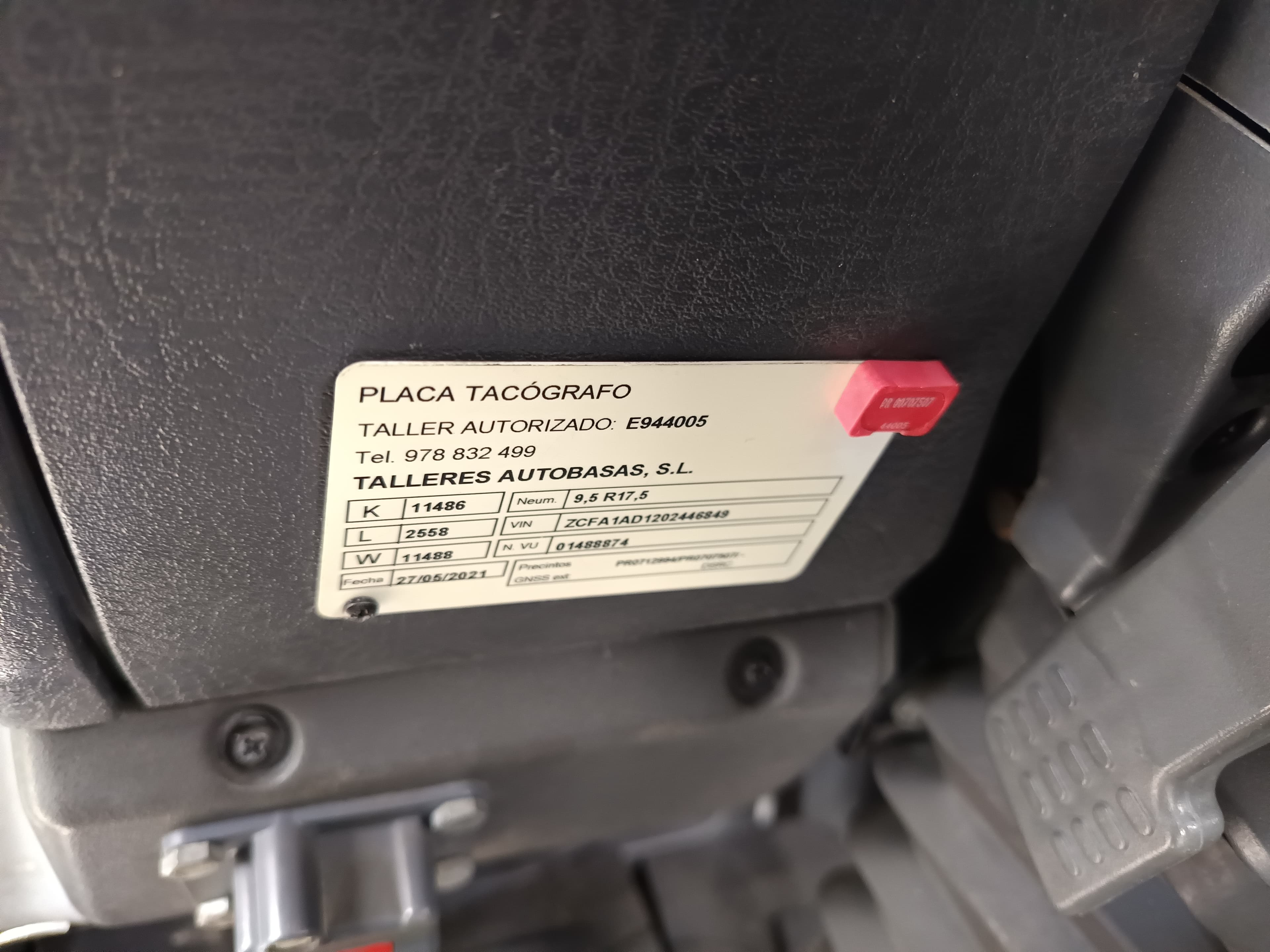 Pronto Socorro Iveco ML100 · Ano 2005 — imagem 24