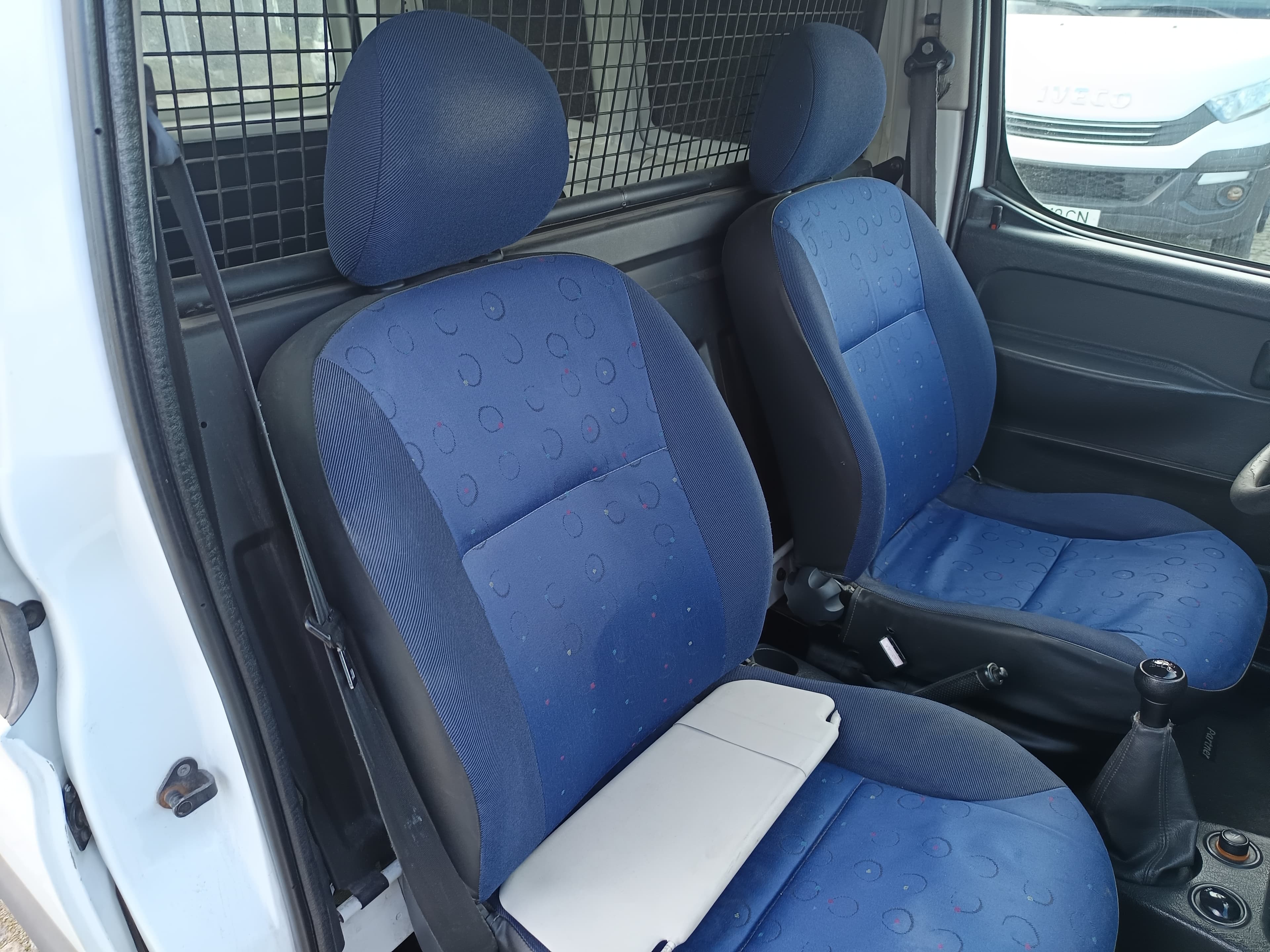 Peugeot Partner · Ano 2006 — imagem 22