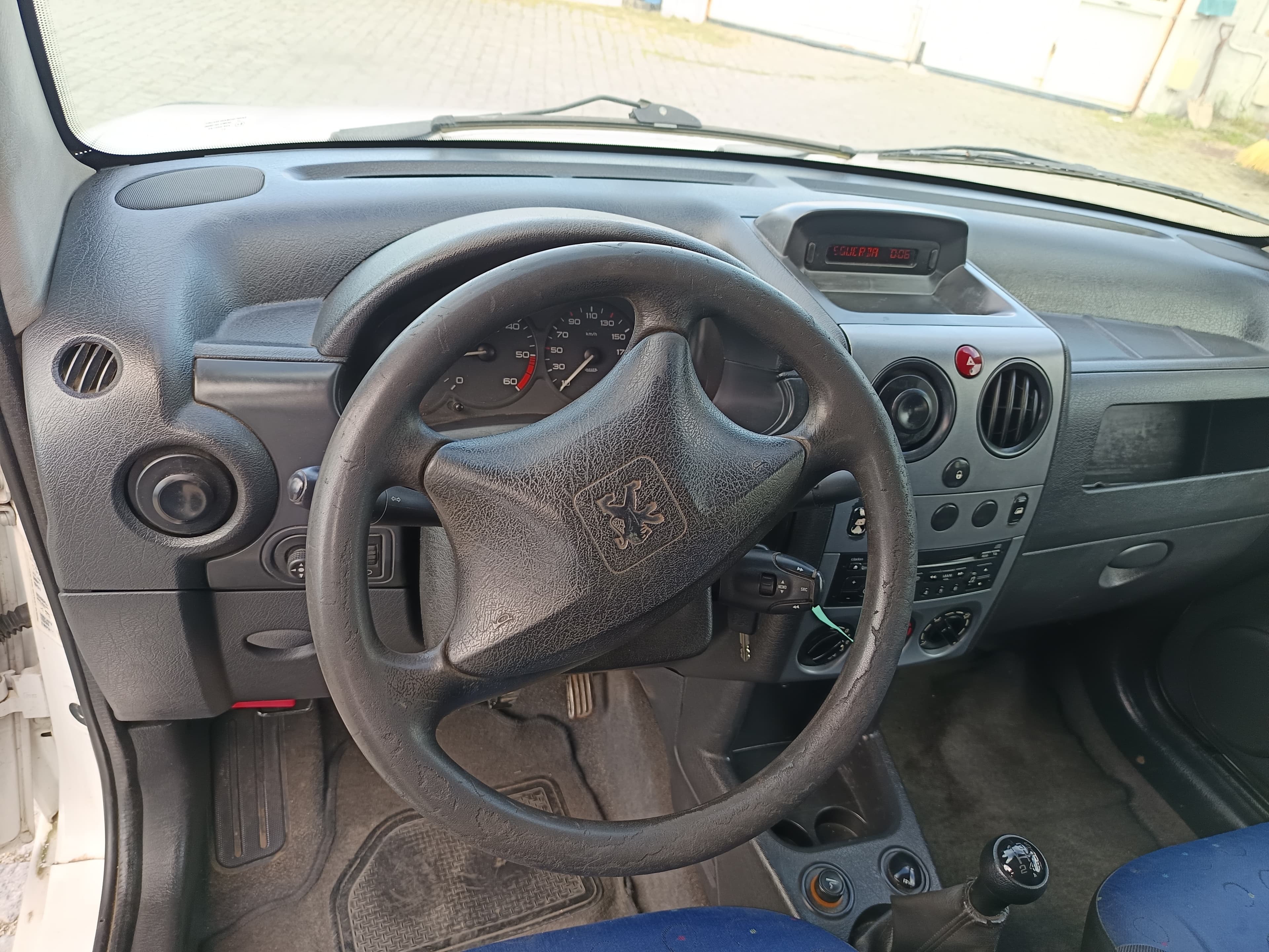 Peugeot Partner · Ano 2006 — imagem 25