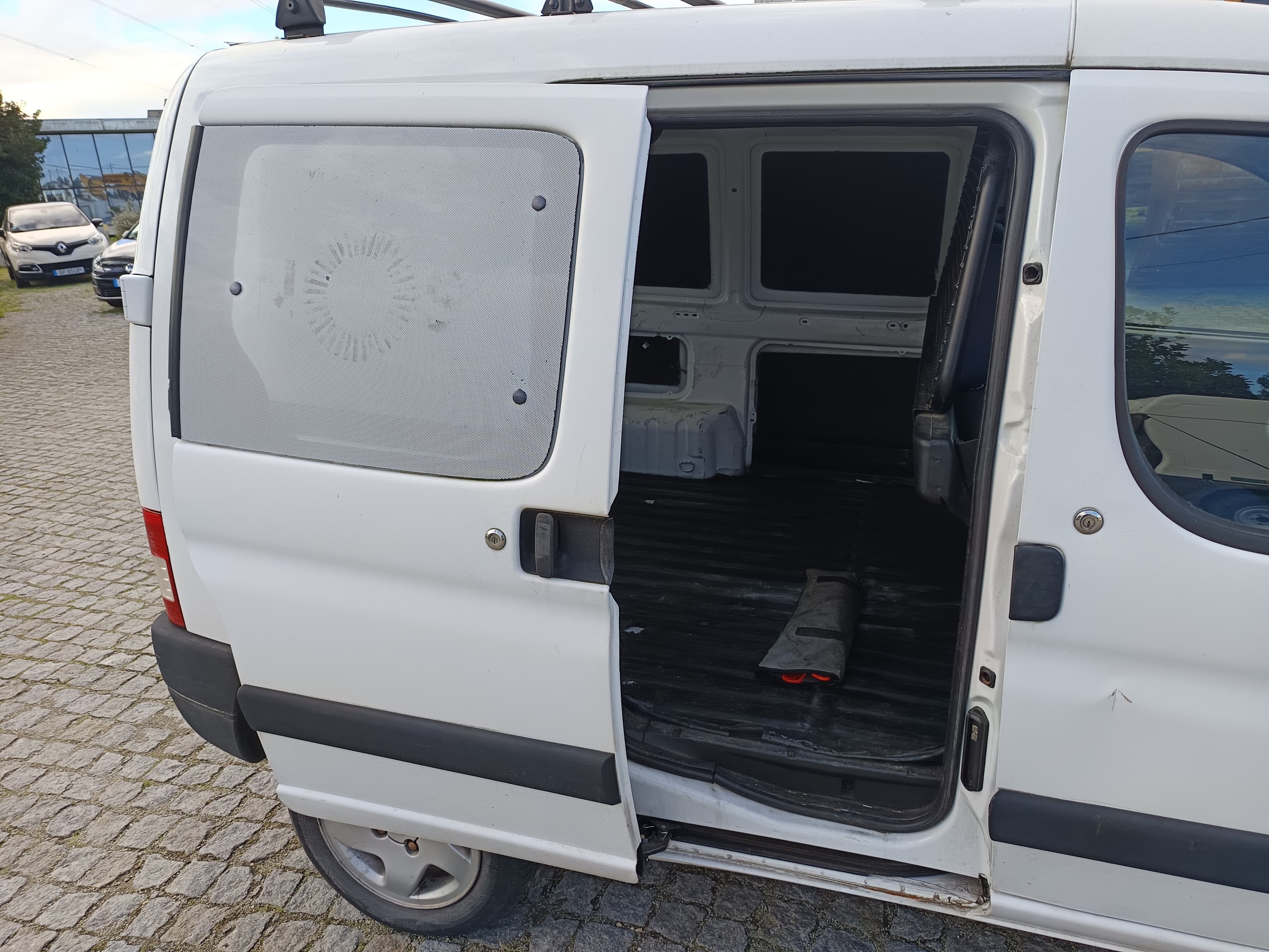 Peugeot Partner · Ano 2006 — imagem 9