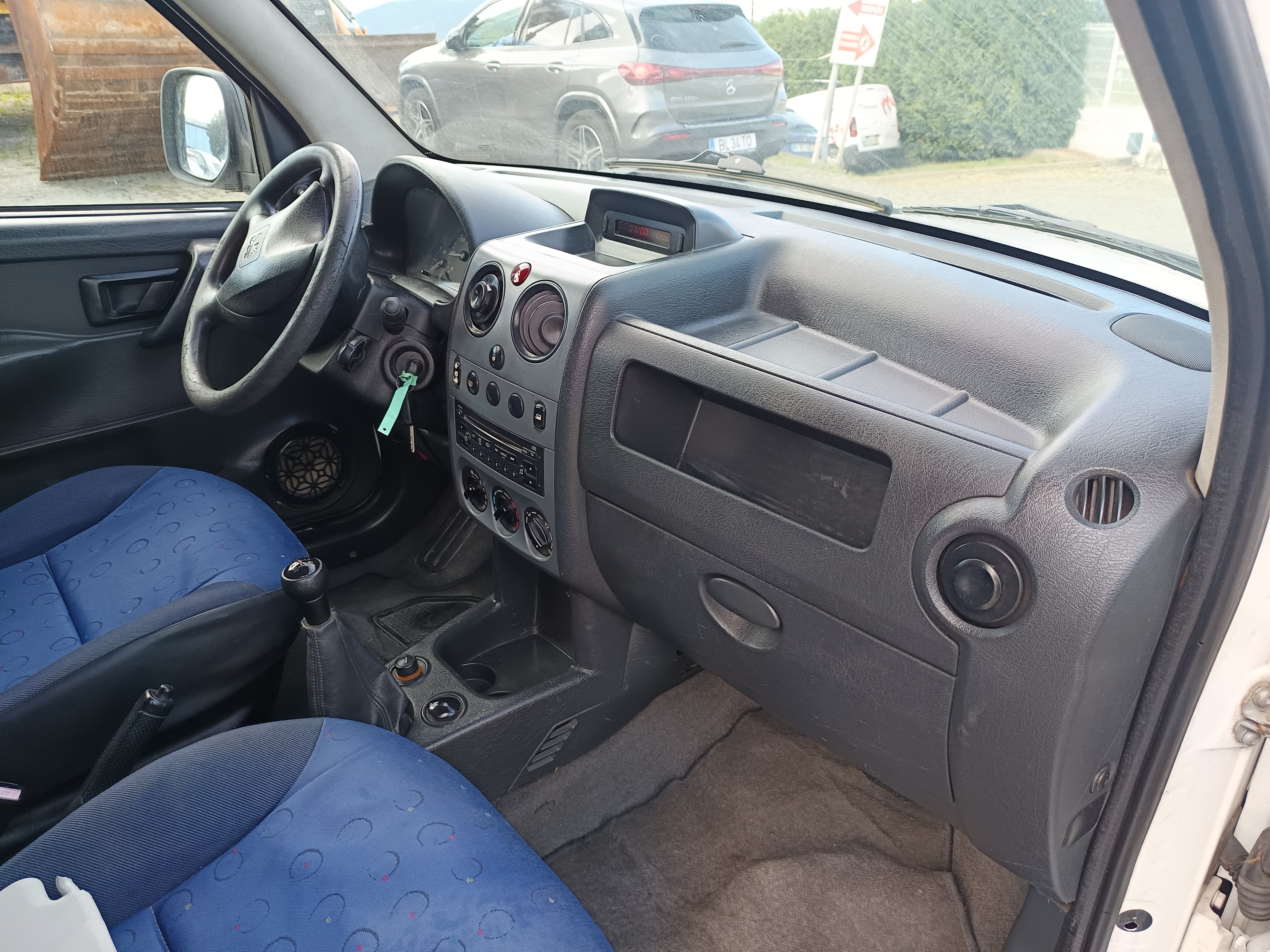 Peugeot Partner · Ano 2006 — imagem 21