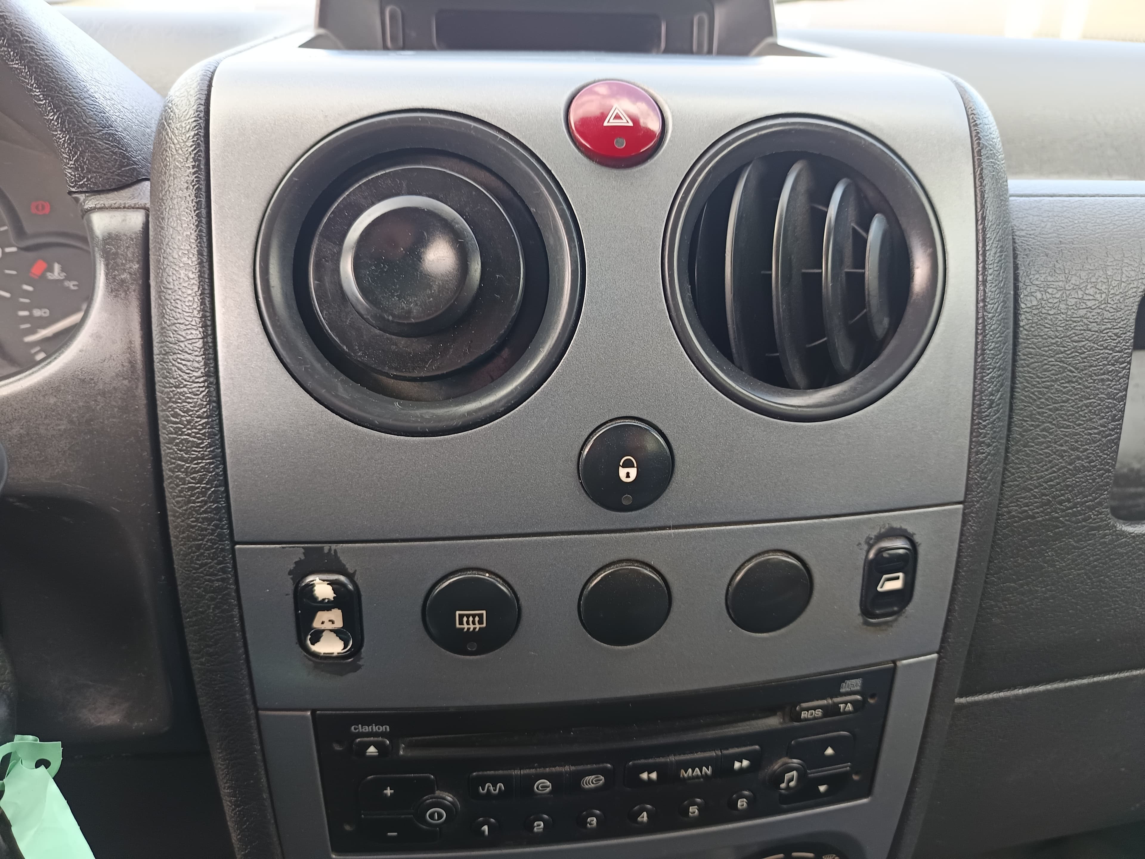 Peugeot Partner · Ano 2006 — imagem 36