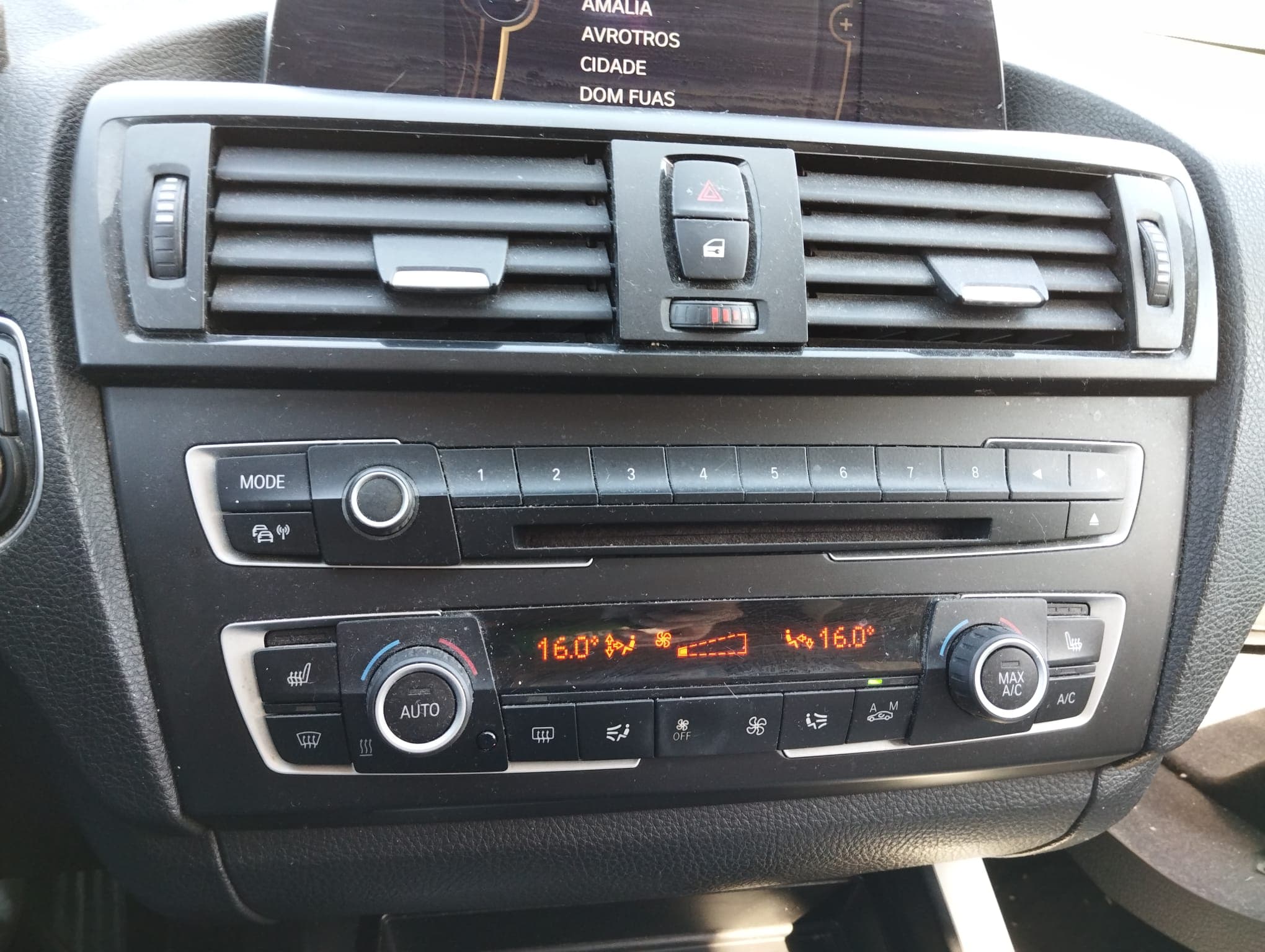BMW 116 D · Ano 2012 — image 28
